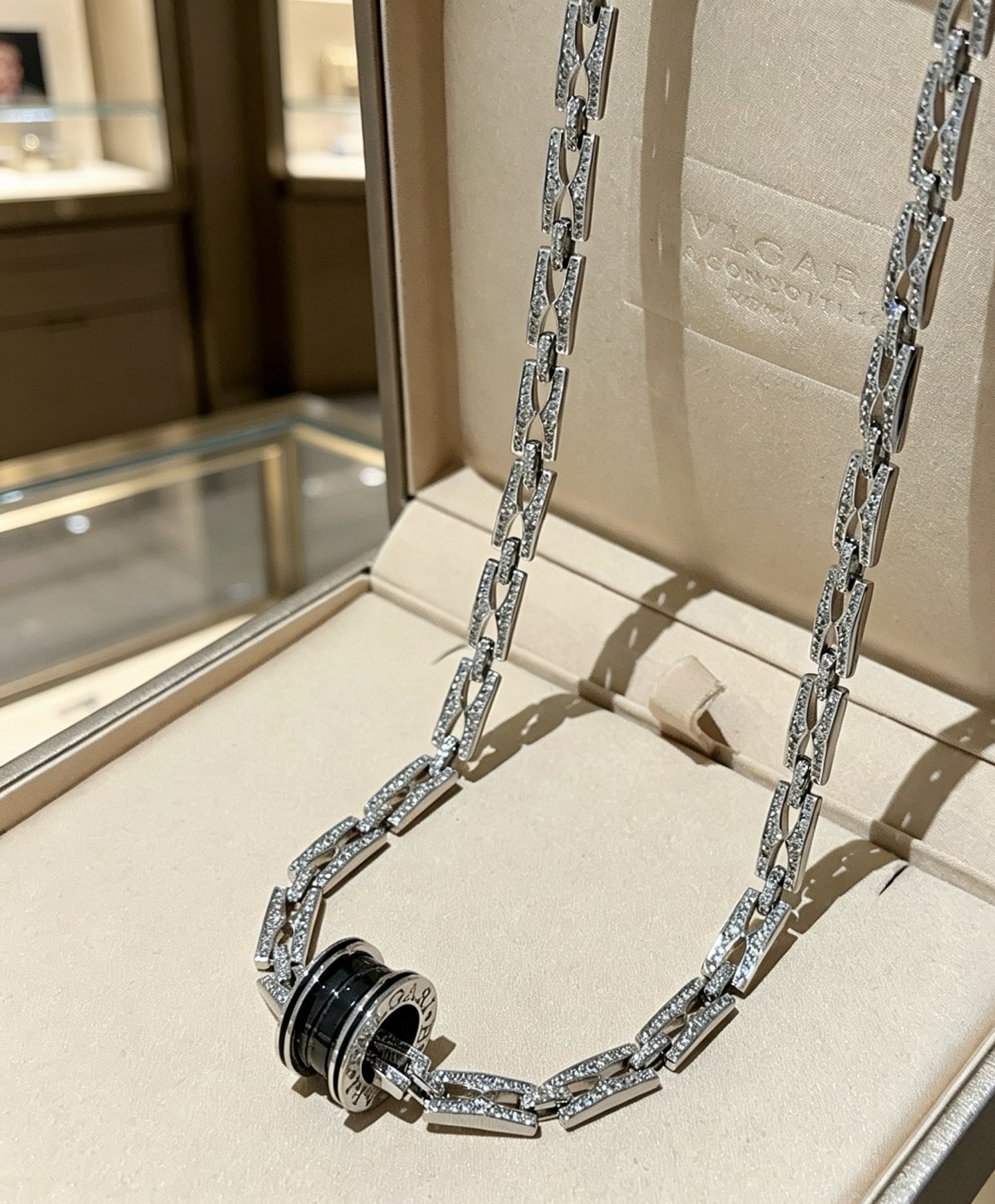 Bvlgari 宝格丽项链V金材质 BVLGARI宝格丽 DIVAS‘ DREAM 系列 品相完美