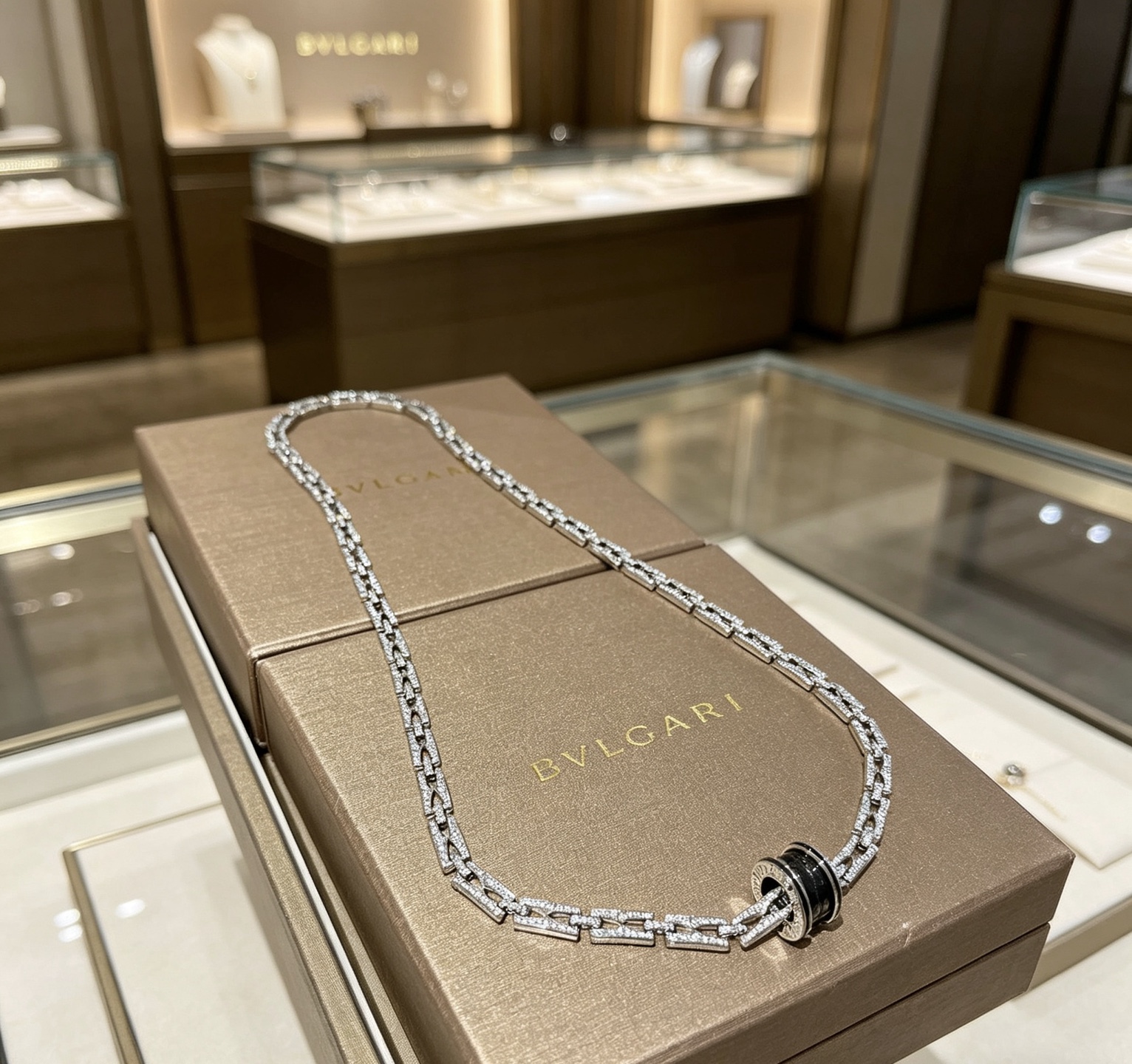 Bvlgari 宝格丽项链V金材质 BVLGARI宝格丽 DIVAS‘ DREAM 系列 品相完美