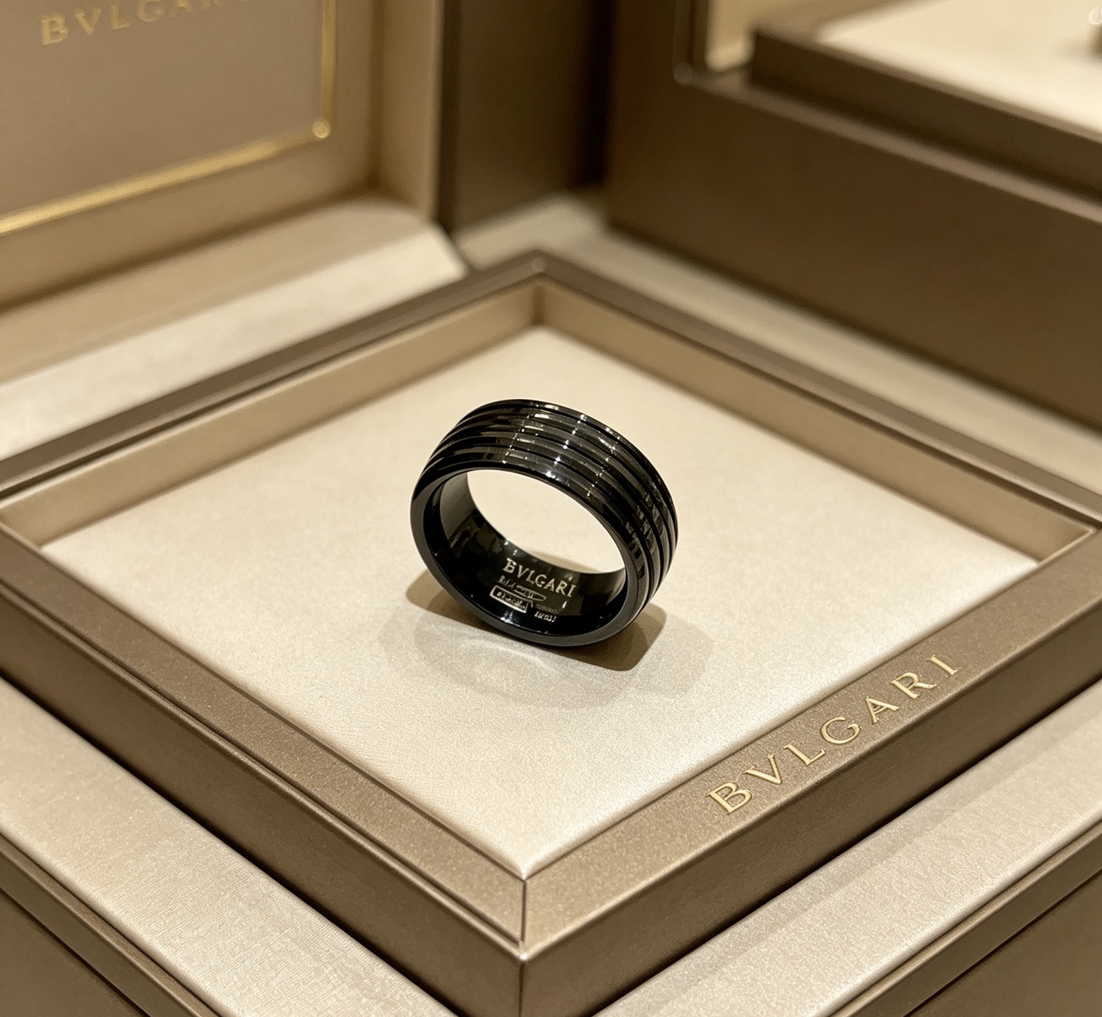 Bvlgari 宝格丽项链V金材质 BVLGARI宝格丽 DIVAS‘ DREAM 系列 品相完美