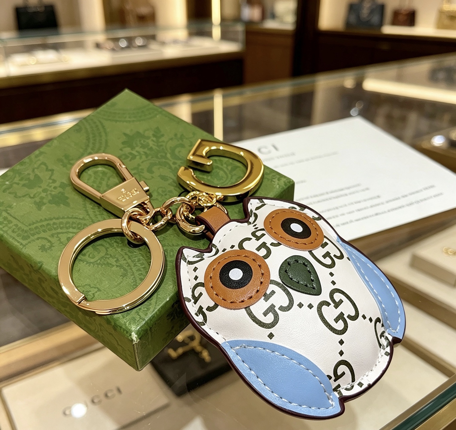 Gucci 新品发布 𝐆𝐮𝐜𝐜𝐢古驰钥匙扣 古驰包包扣 最新款包包挂饰档次更高 Anger Forest系列双G 款联名设计理念钥匙扣系列