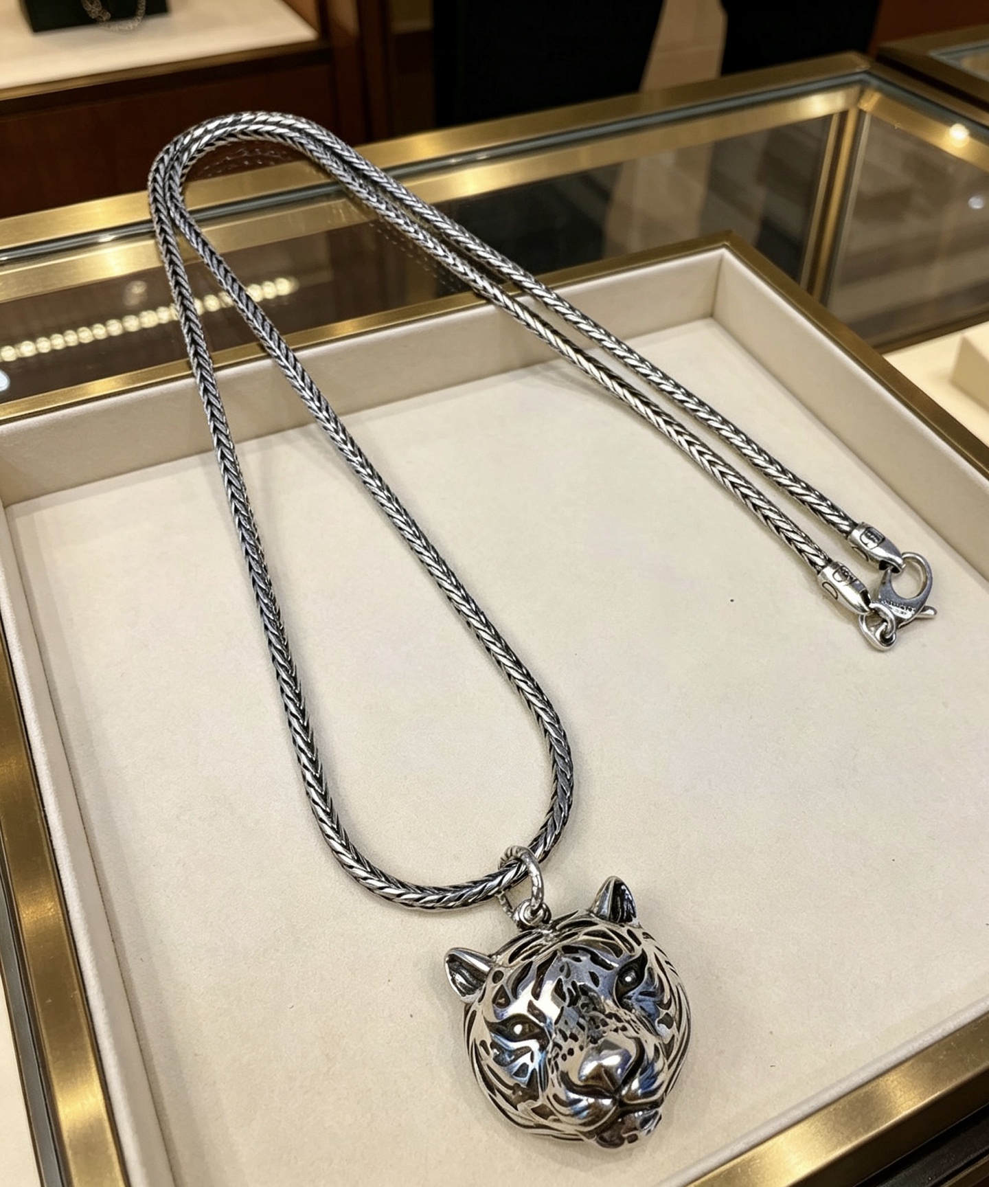Gucci 𝐆𝐮𝐜𝐜𝐢古驰项链最新款链条档次更高 Anger Forest系列双G 款系列 银项链