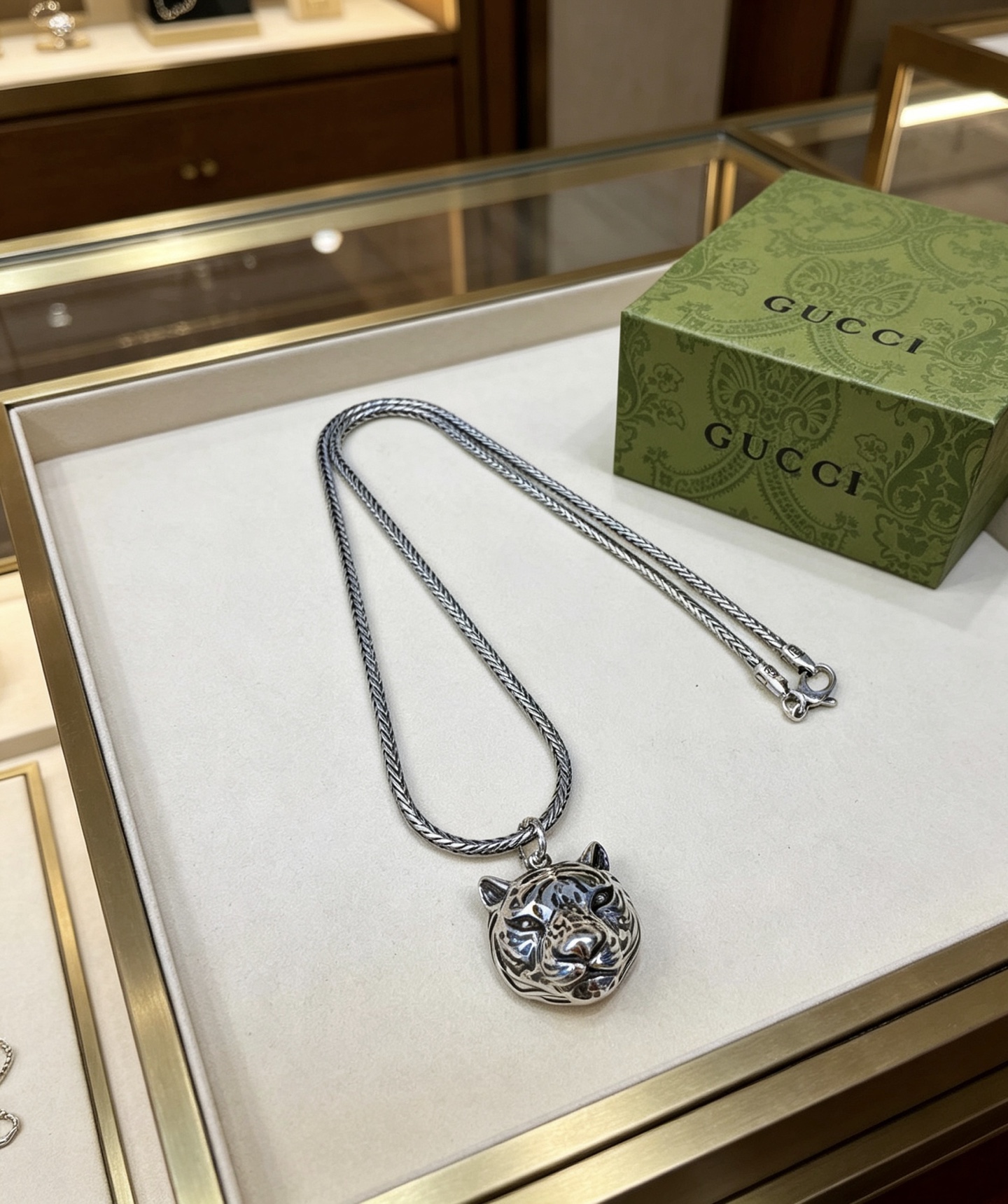 Gucci 𝐆𝐮𝐜𝐜𝐢古驰项链最新款链条档次更高 Anger Forest系列双G 款系列 银项链