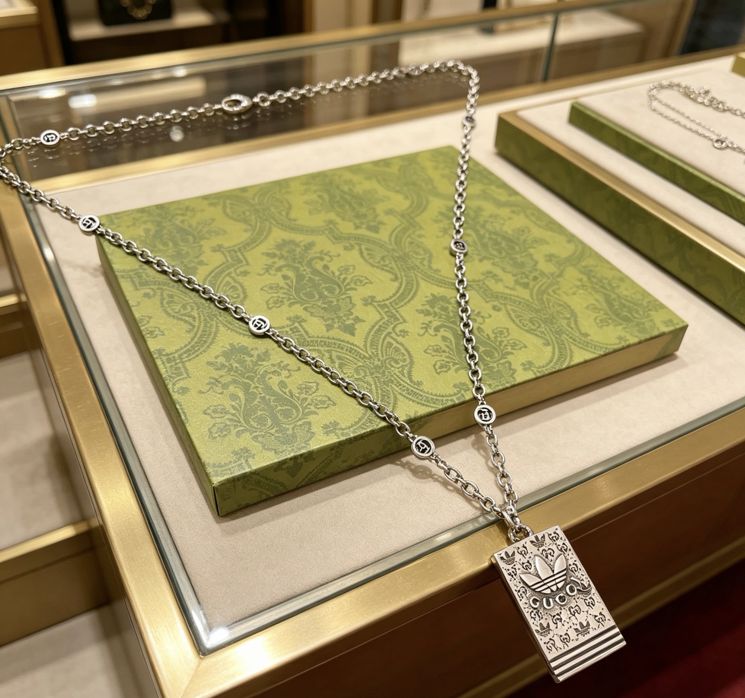 Gucci 新品发布 𝐆𝐮𝐜𝐜𝐢古驰项链最新款链条档次更高 Anger Forest系列双G 款联名设计理念项链系列 银项链