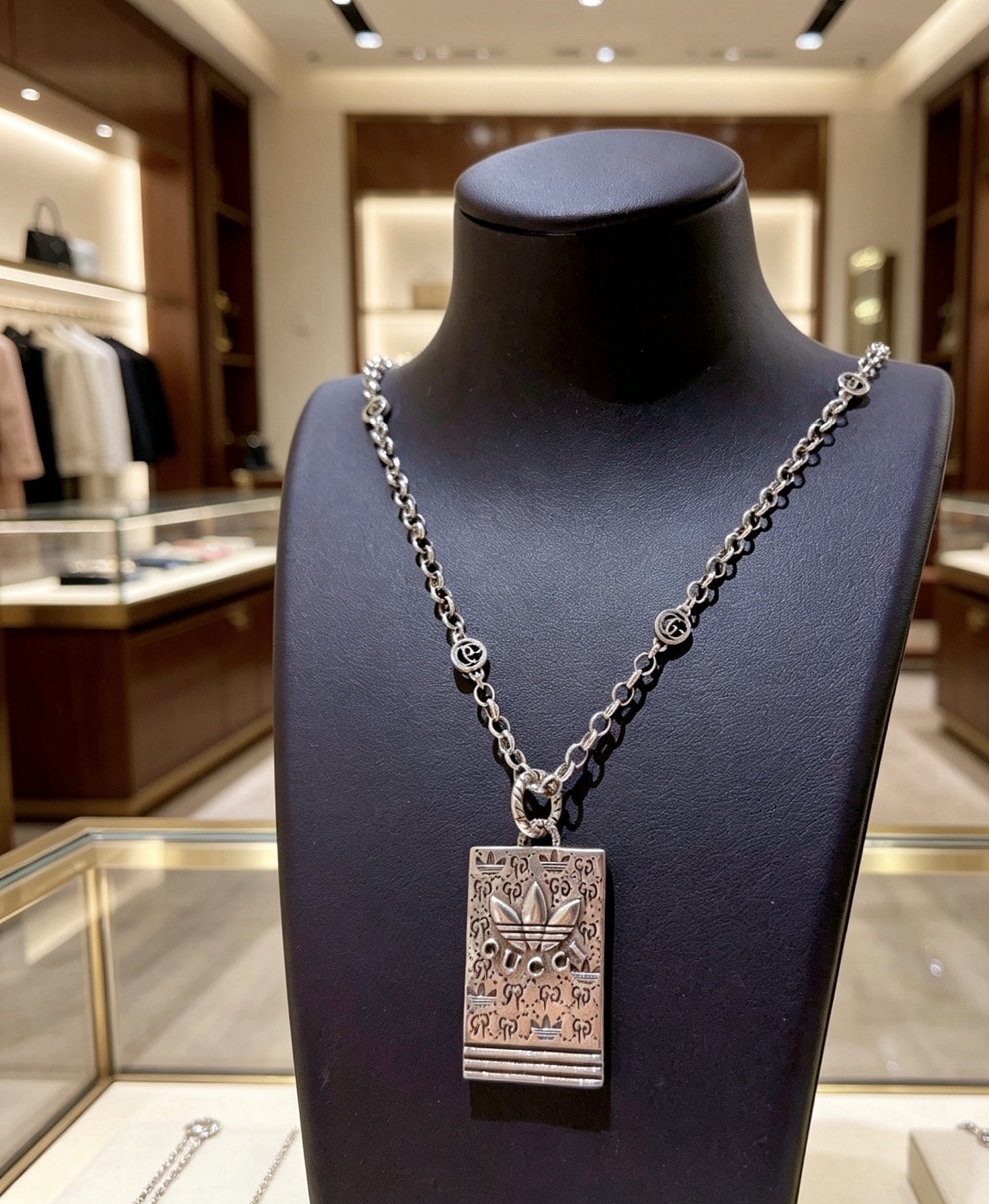 Gucci 新品发布 𝐆𝐮𝐜𝐜𝐢古驰项链最新款链条档次更高 Anger Forest系列双G 款联名设计理念项链系列 银项链