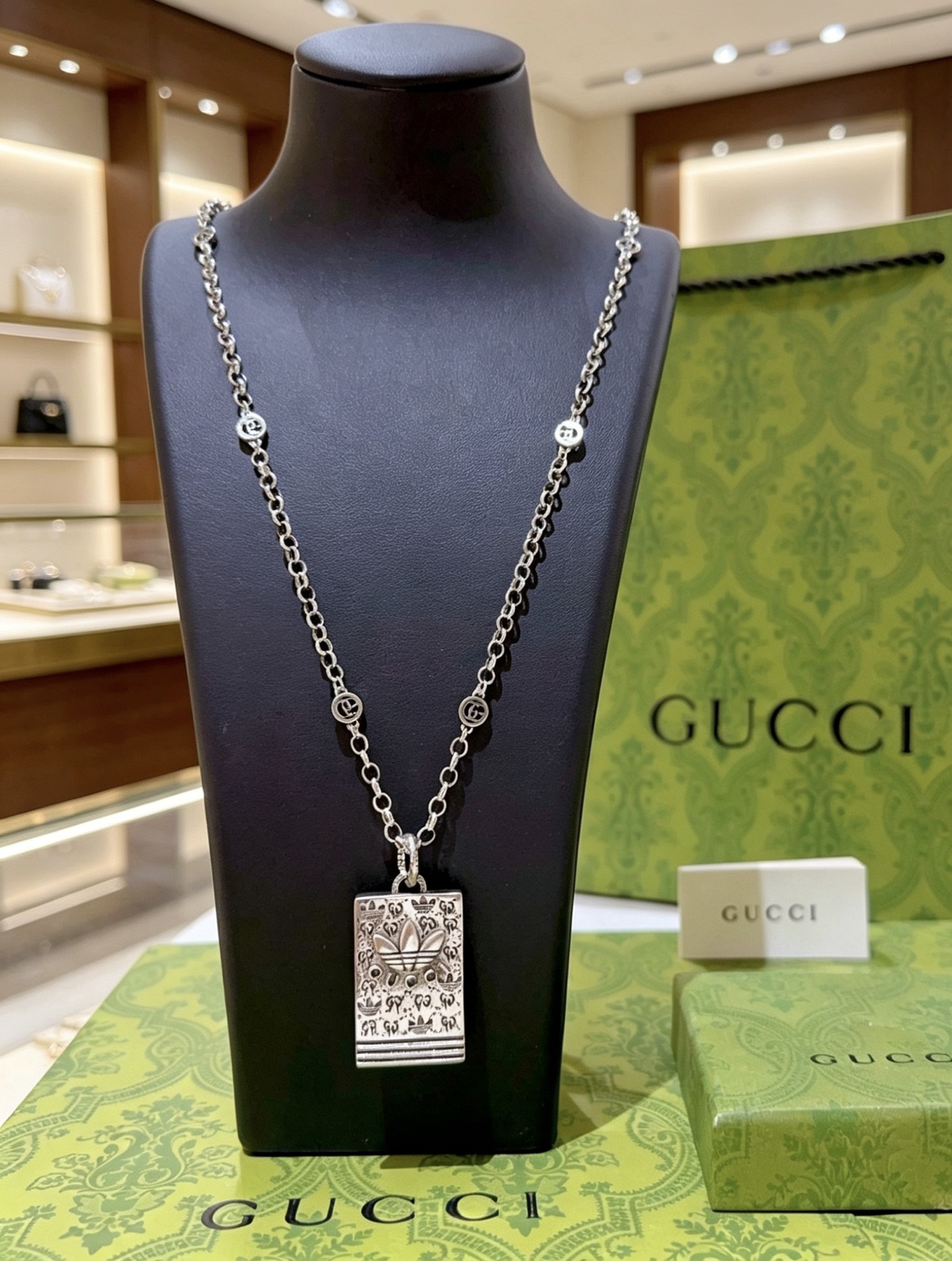 Gucci 新品发布 𝐆𝐮𝐜𝐜𝐢古驰项链最新款链条档次更高 Anger Forest系列双G 款联名设计理念项链系列 银项链