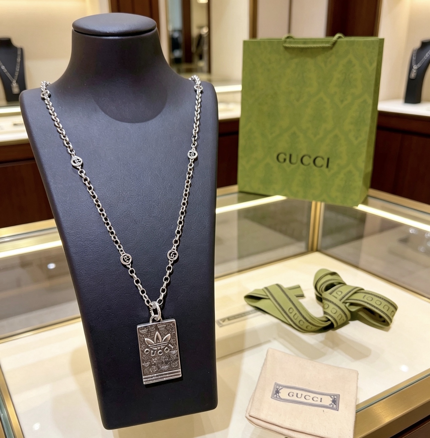 Gucci 新品发布 𝐆𝐮𝐜𝐜𝐢古驰项链最新款链条档次更高 Anger Forest系列双G 款联名设计理念项链系列 银项链