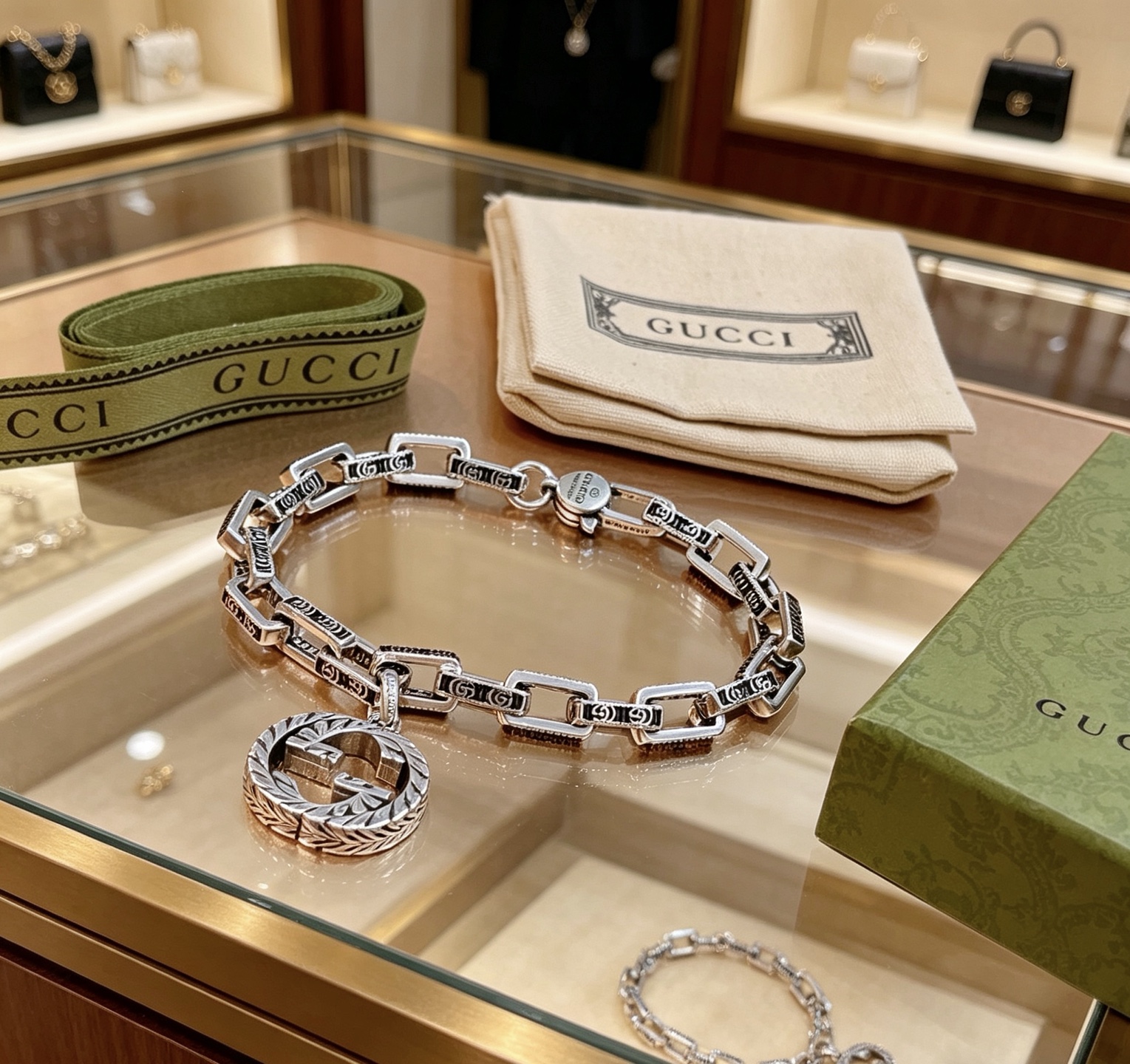 Gucci 最新出炉奢华古驰手链 高端品牌定制