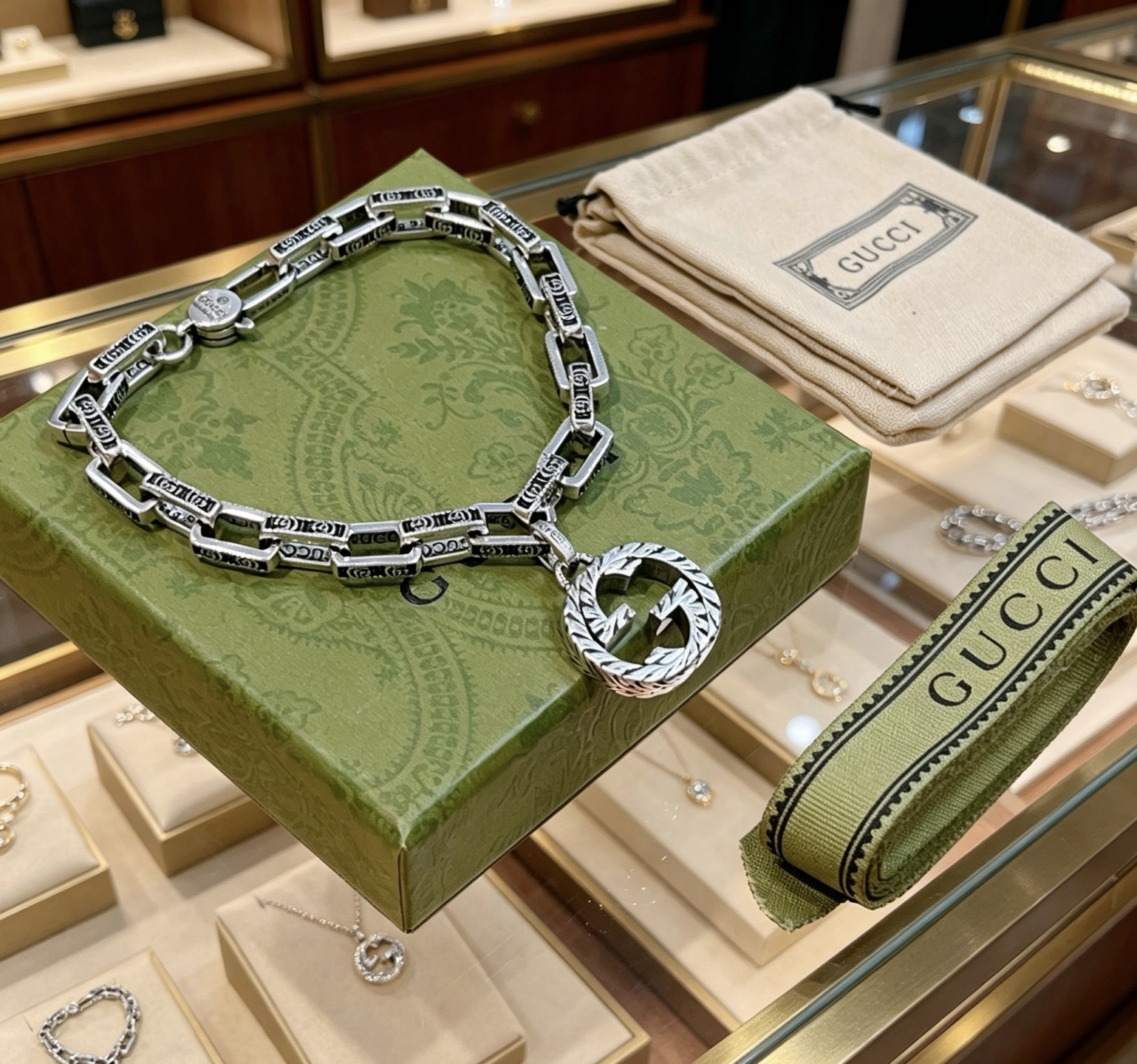 Gucci 最新出炉奢华古驰手链 高端品牌定制