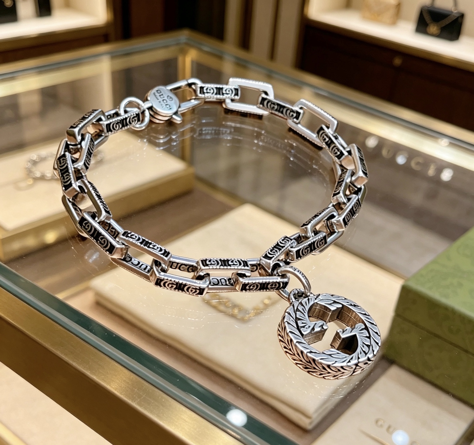 Gucci 最新出炉奢华古驰手链 高端品牌定制