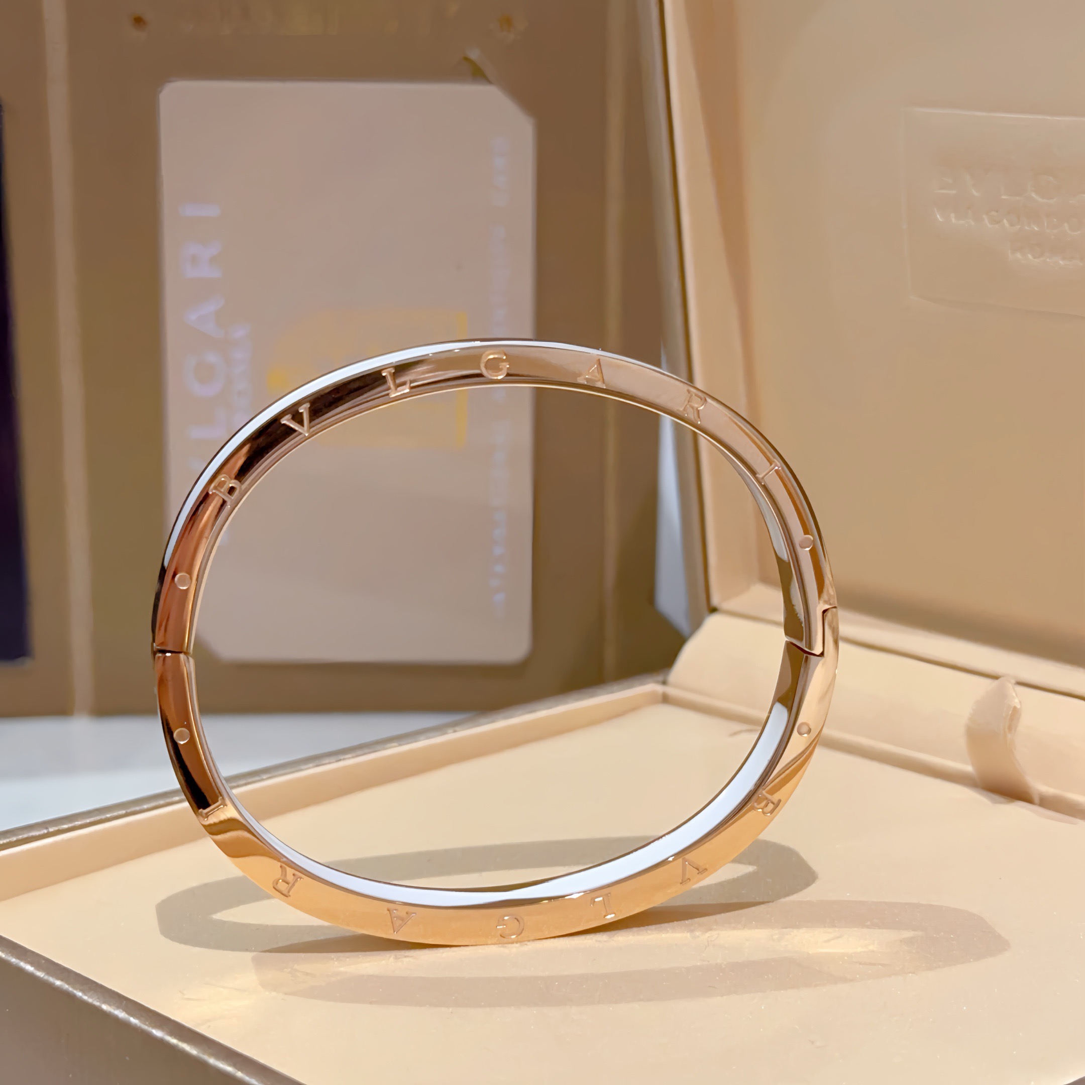 Bvlgari 宝格丽手镯Serpenti Viper系列间蛇骨手镯