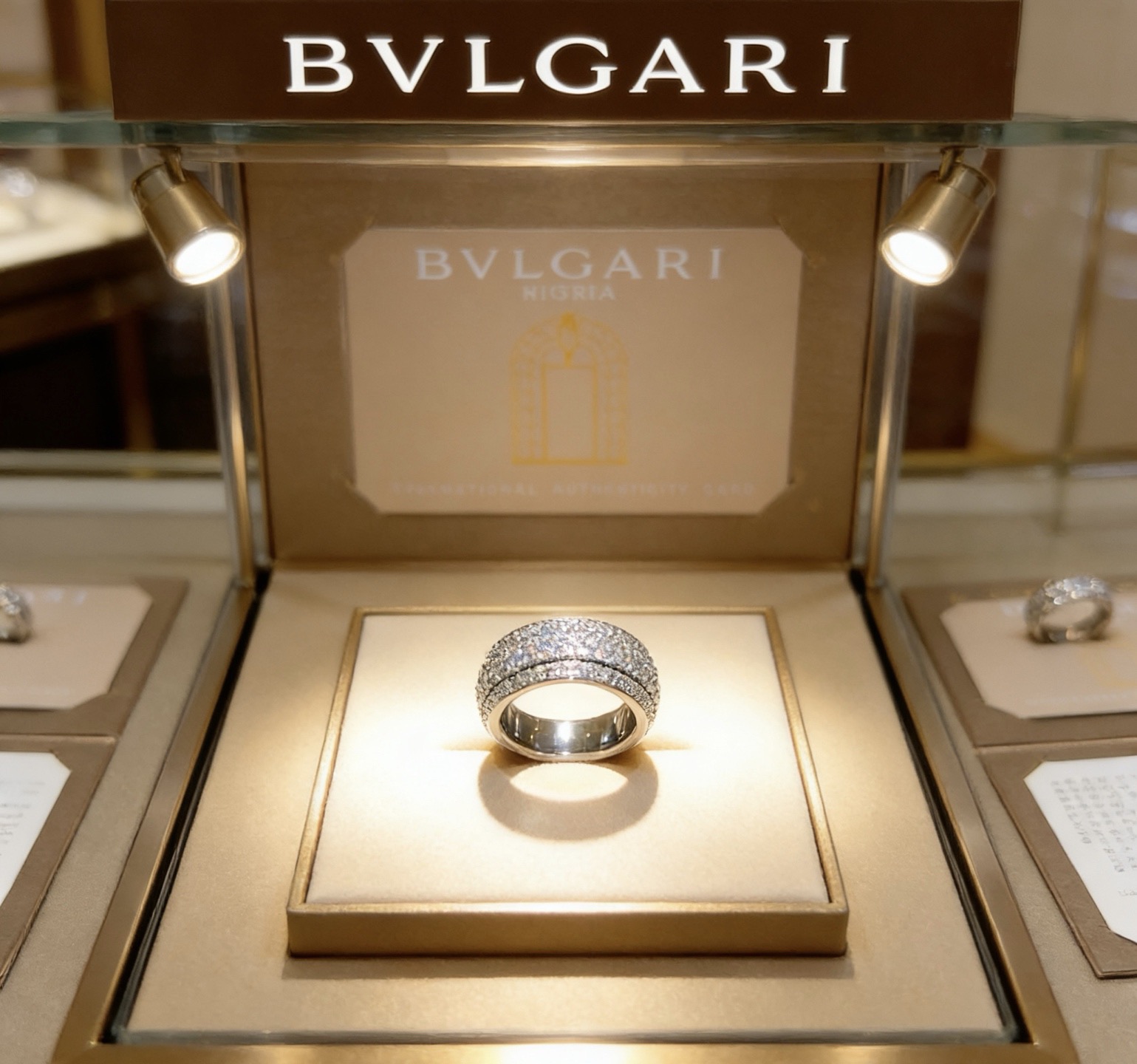 Bvlgari 宝格丽戒指V金材质 BVLGARI宝格丽 DIVAS‘ DREAM 系列 品相完美
