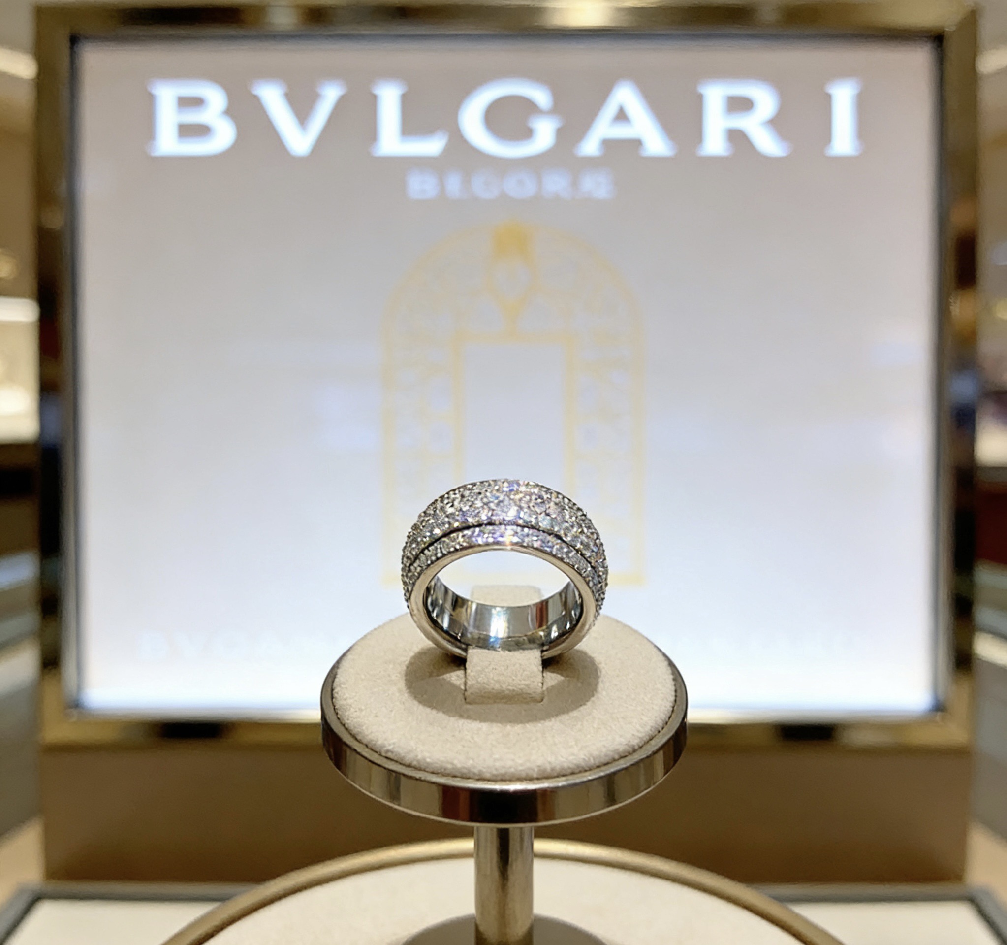 Bvlgari 宝格丽戒指V金材质 BVLGARI宝格丽 DIVAS‘ DREAM 系列 品相完美