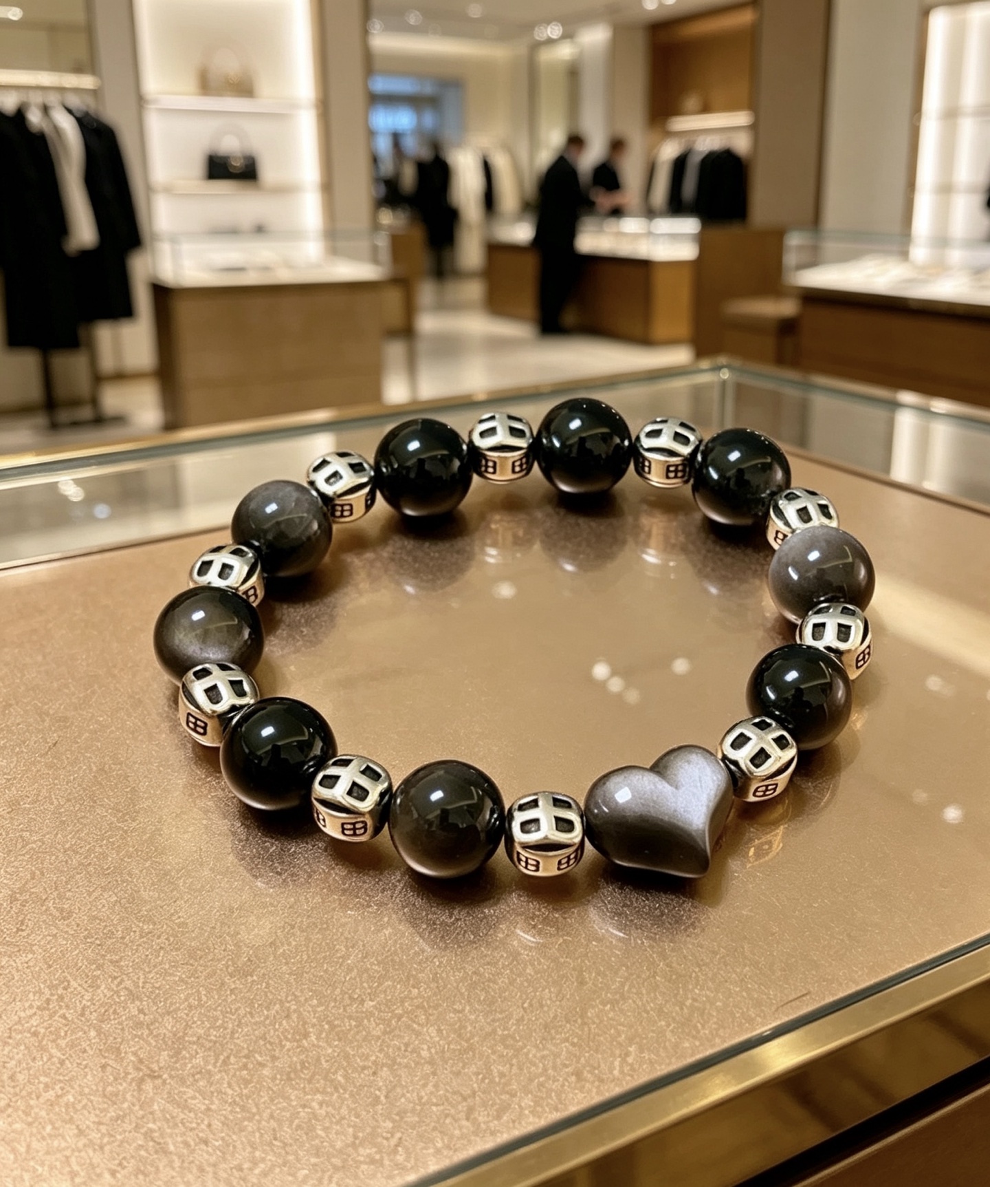Balenciaga 新品发布会 精工版本天然银曜石巴黎世家手链