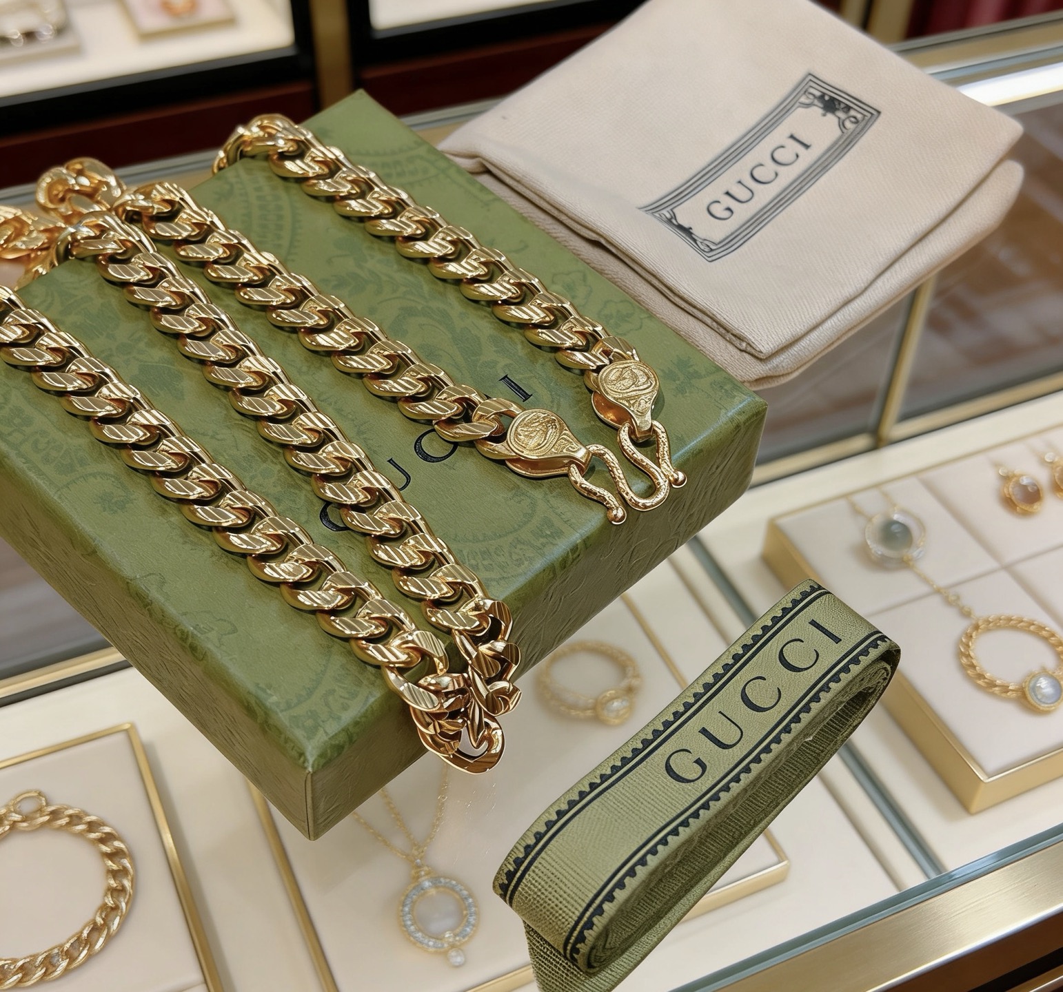Gucci 𝐆𝐮𝐜𝐜𝐢古驰项链最新款链条档次更高