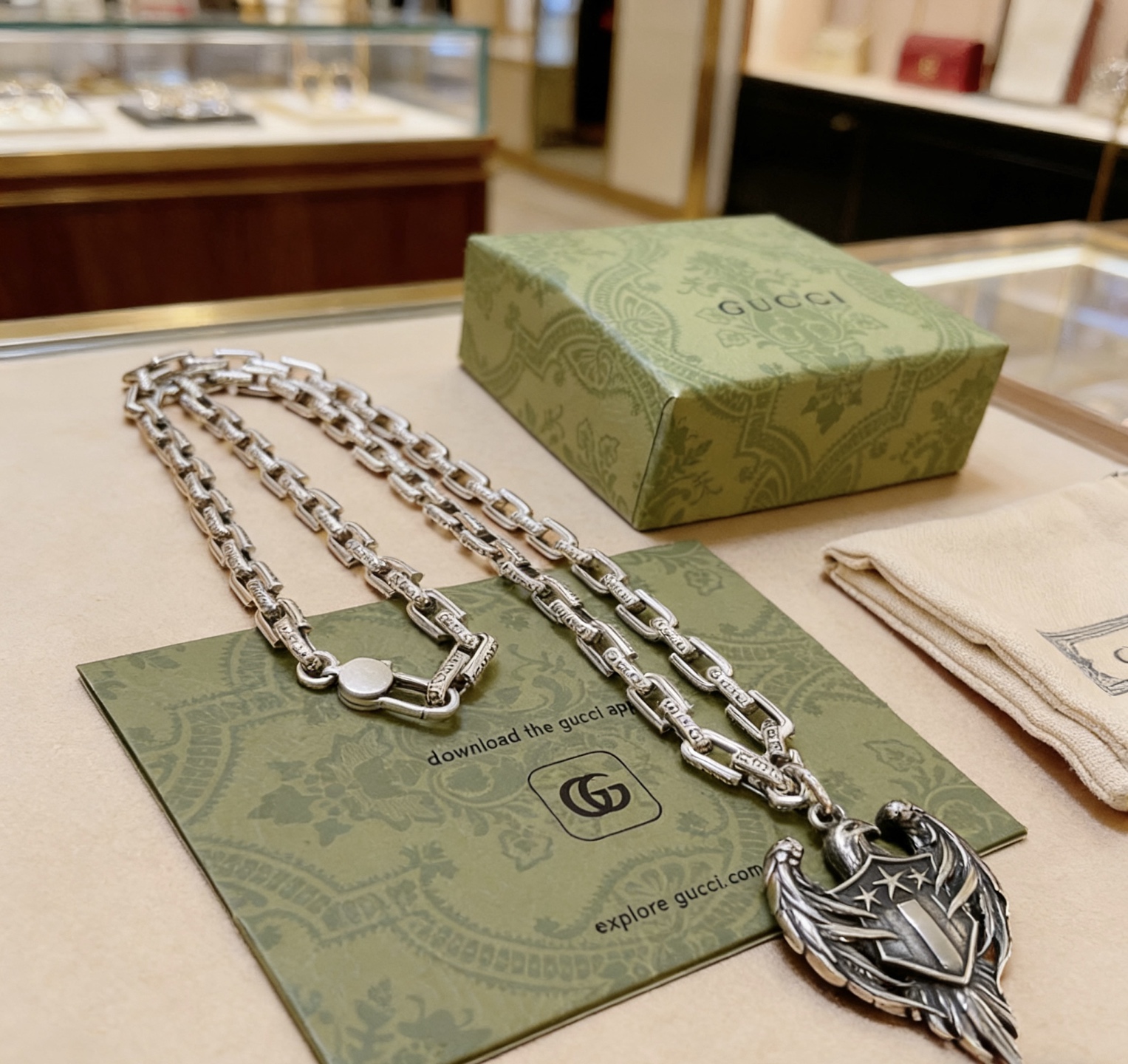 Gucci 新品发布 不爆不发 ‍ 认准独家细节和品质 抖音带货 首选 𝐆𝐮𝐜𝐜𝐢古驰项链最新款链条档次更高 Anger Forest系列双g设计理念 项链