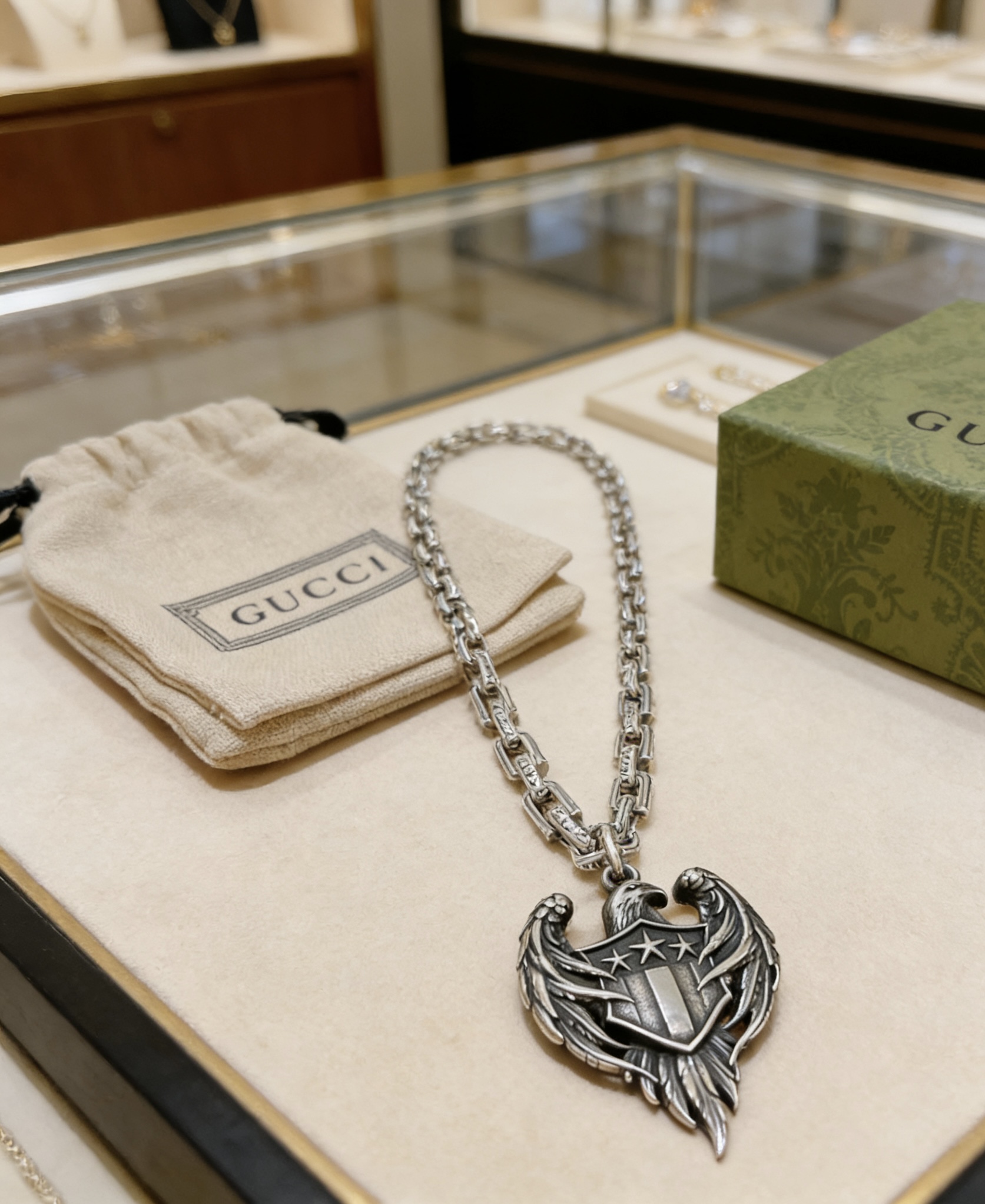 Gucci 新品发布 不爆不发 ‍ 认准独家细节和品质 抖音带货 首选 𝐆𝐮𝐜𝐜𝐢古驰项链最新款链条档次更高 Anger Forest系列双g设计理念 项链