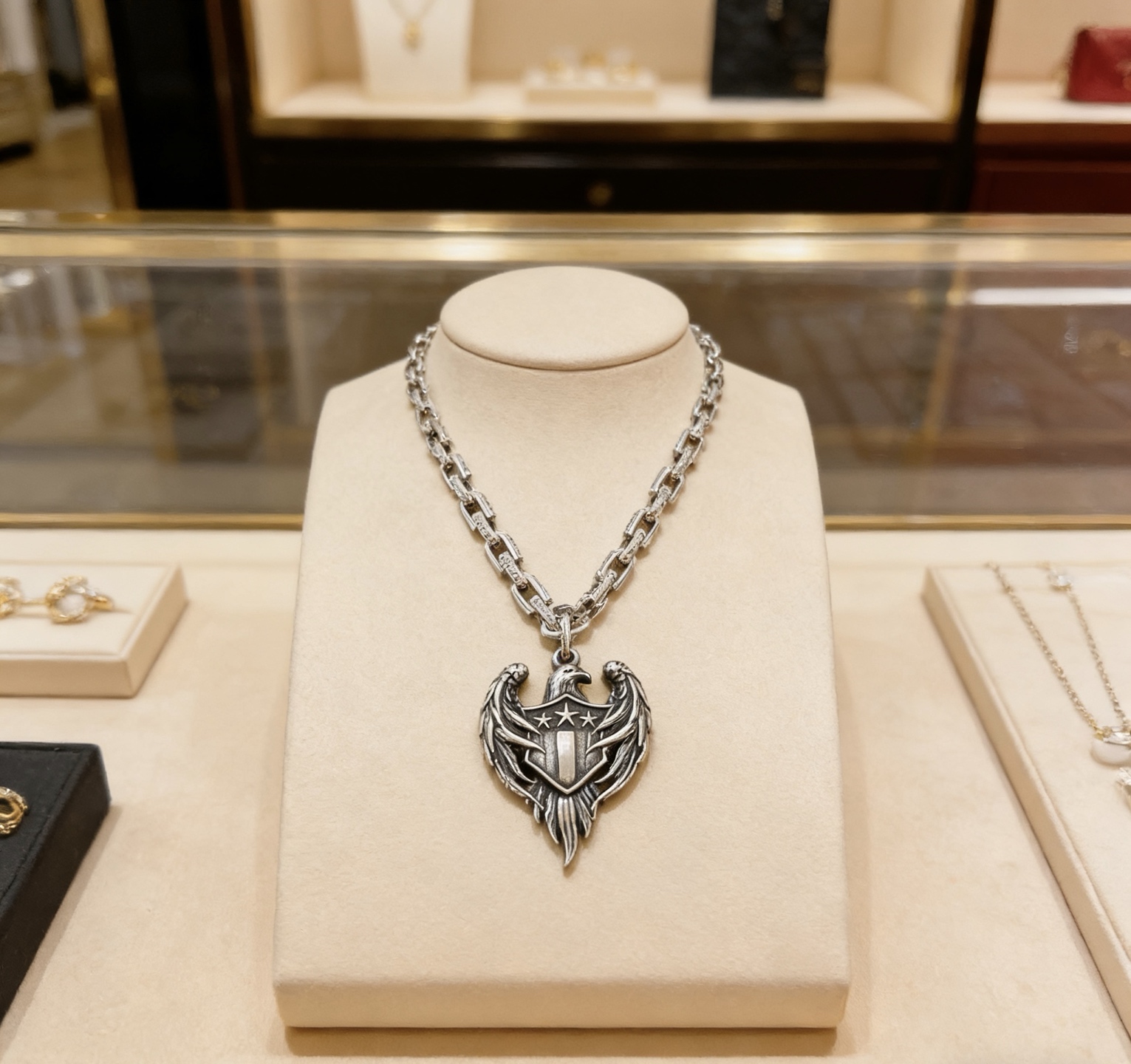 Gucci 新品发布 不爆不发 ‍ 认准独家细节和品质 抖音带货 首选 𝐆𝐮𝐜𝐜𝐢古驰项链最新款链条档次更高 Anger Forest系列双g设计理念 项链