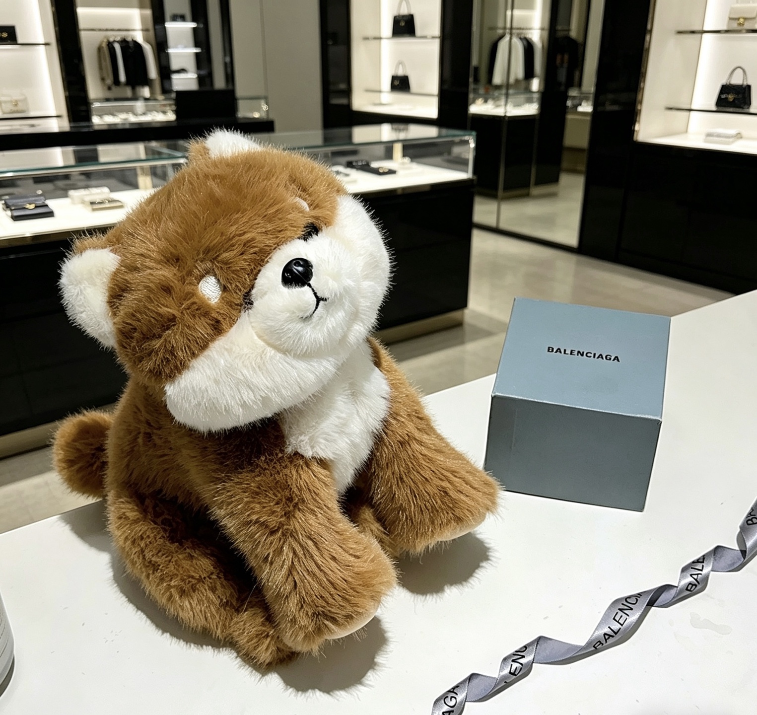 Balenciaga 来袭 巴黎世家官网首发新品史迪仔玩偶独家高品质发售 出口法国订单新品发布 巴黎世家一款史迪仔背包