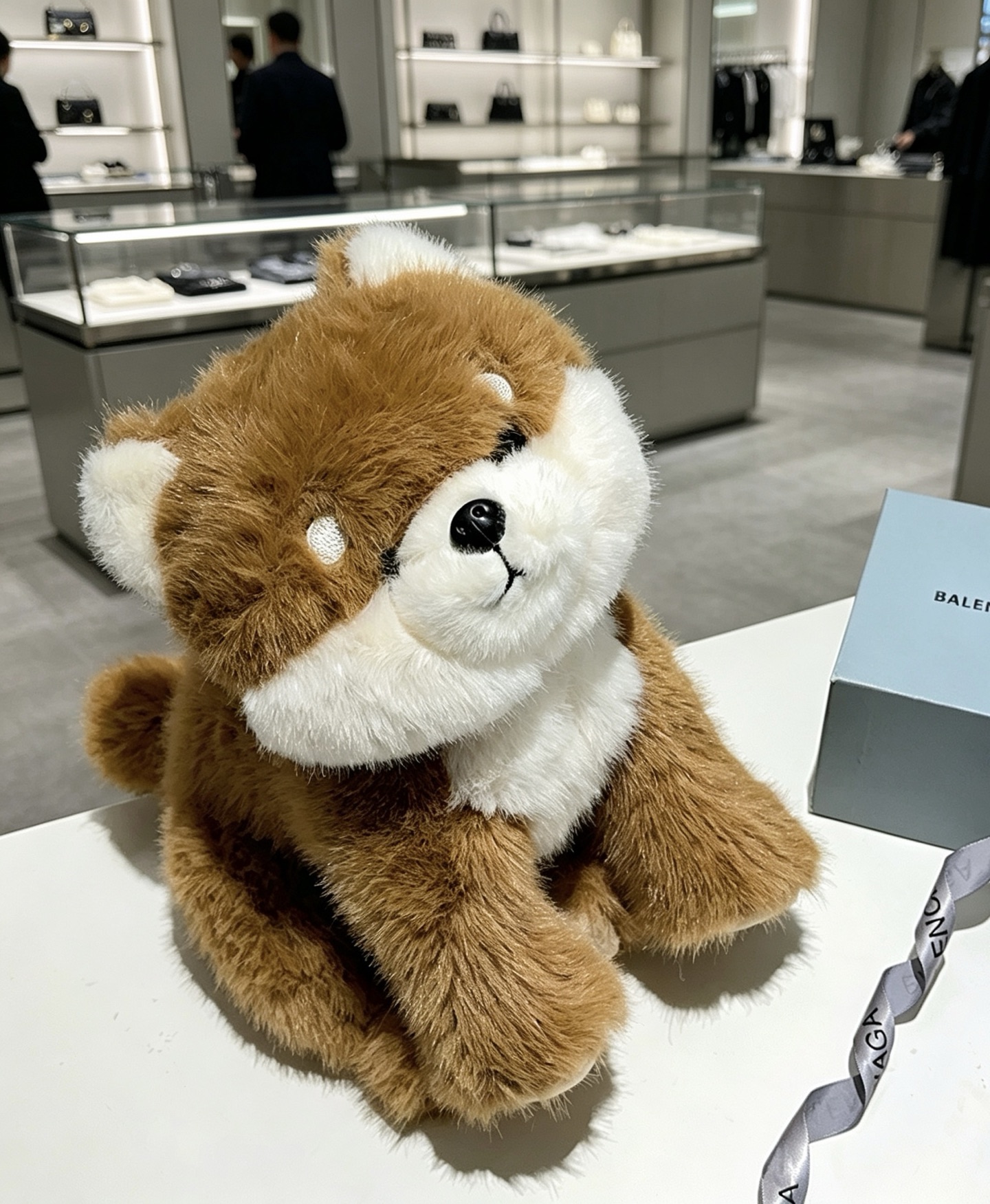 Balenciaga 来袭 巴黎世家官网首发新品史迪仔玩偶独家高品质发售 出口法国订单新品发布 巴黎世家一款史迪仔背包