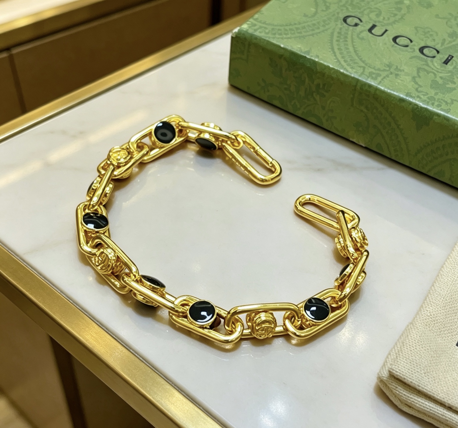 Gucci 最新出炉土豪版手链 认准细节配件可动链身珐琅效果
