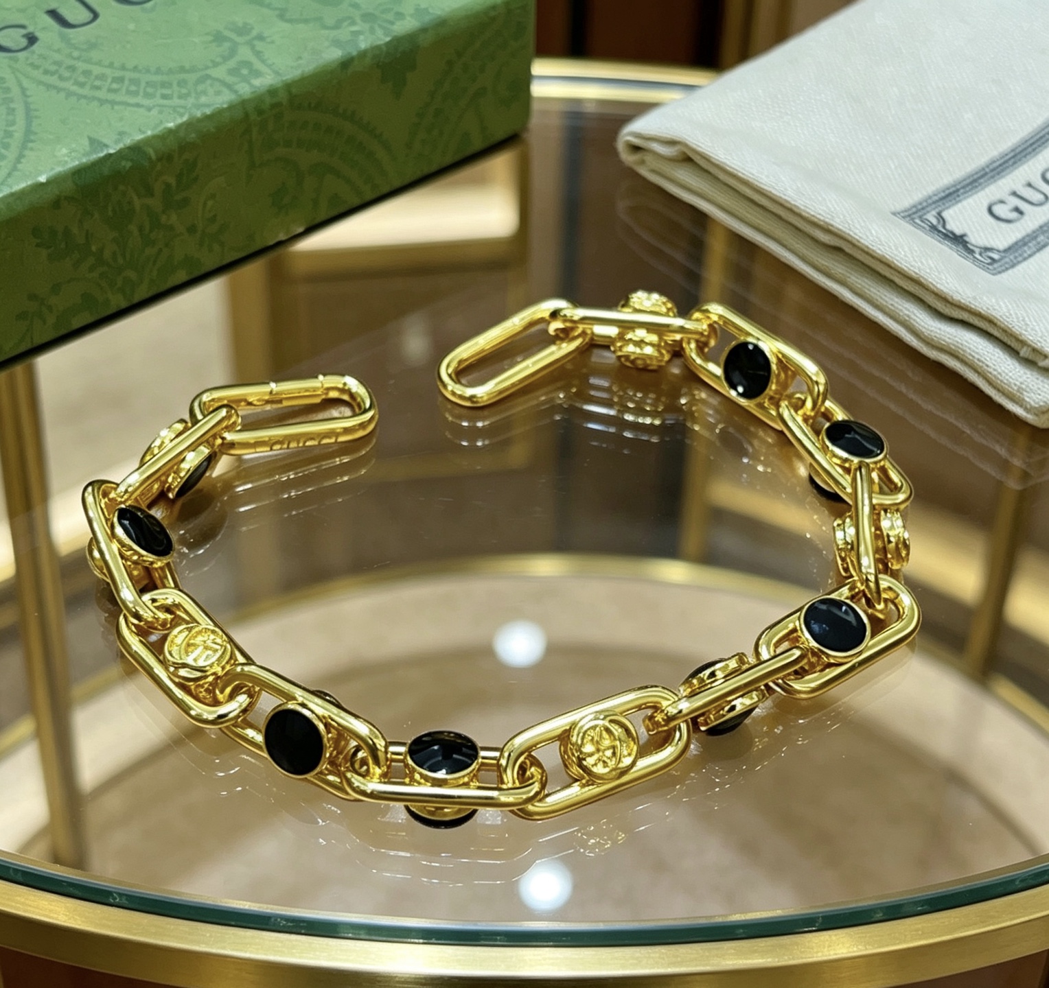 Gucci 最新出炉土豪版手链 认准细节配件可动链身珐琅效果