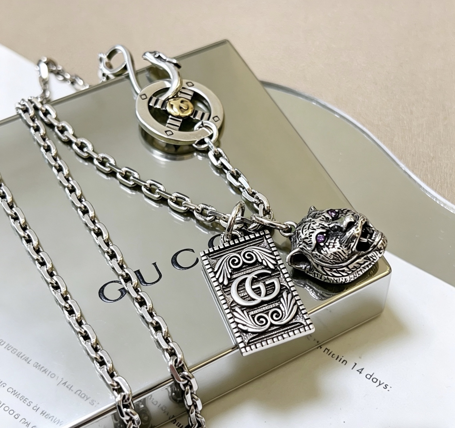 Gucci 2026新品发布 不爆不发 抖音带货 首选 𝐆𝐮𝐜𝐜𝐢古驰项链最新款链条档次更高 Anger Forest系列双g 纯手工高端项链