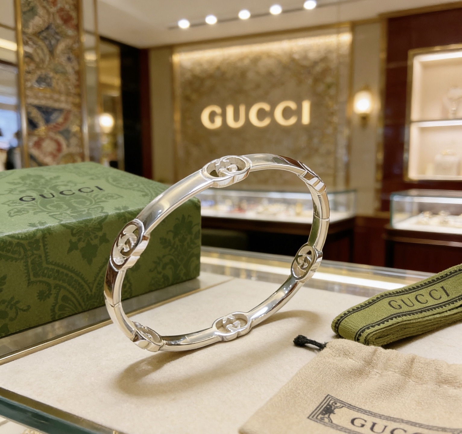 Gucci 𝐆𝐮𝐜𝐜𝐢古驰手镯手环纯手工打造最新款手镯档次更高 Anger Forest系列双G 款系列古驰手环