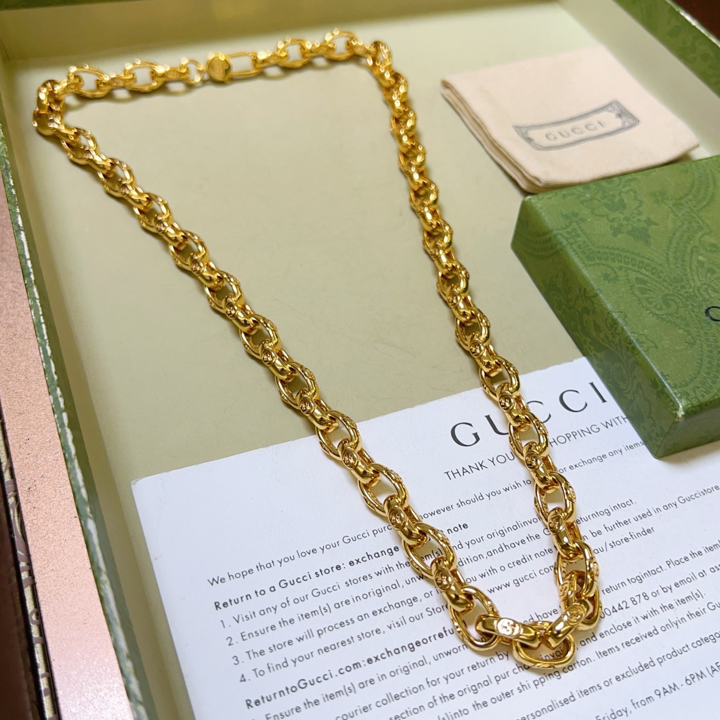 Gucci 𝐆𝐮𝐜𝐜𝐢古驰项链最新款加粗链条档次更高 纯手工制作 Anger Forest系列双g项链。 不退色