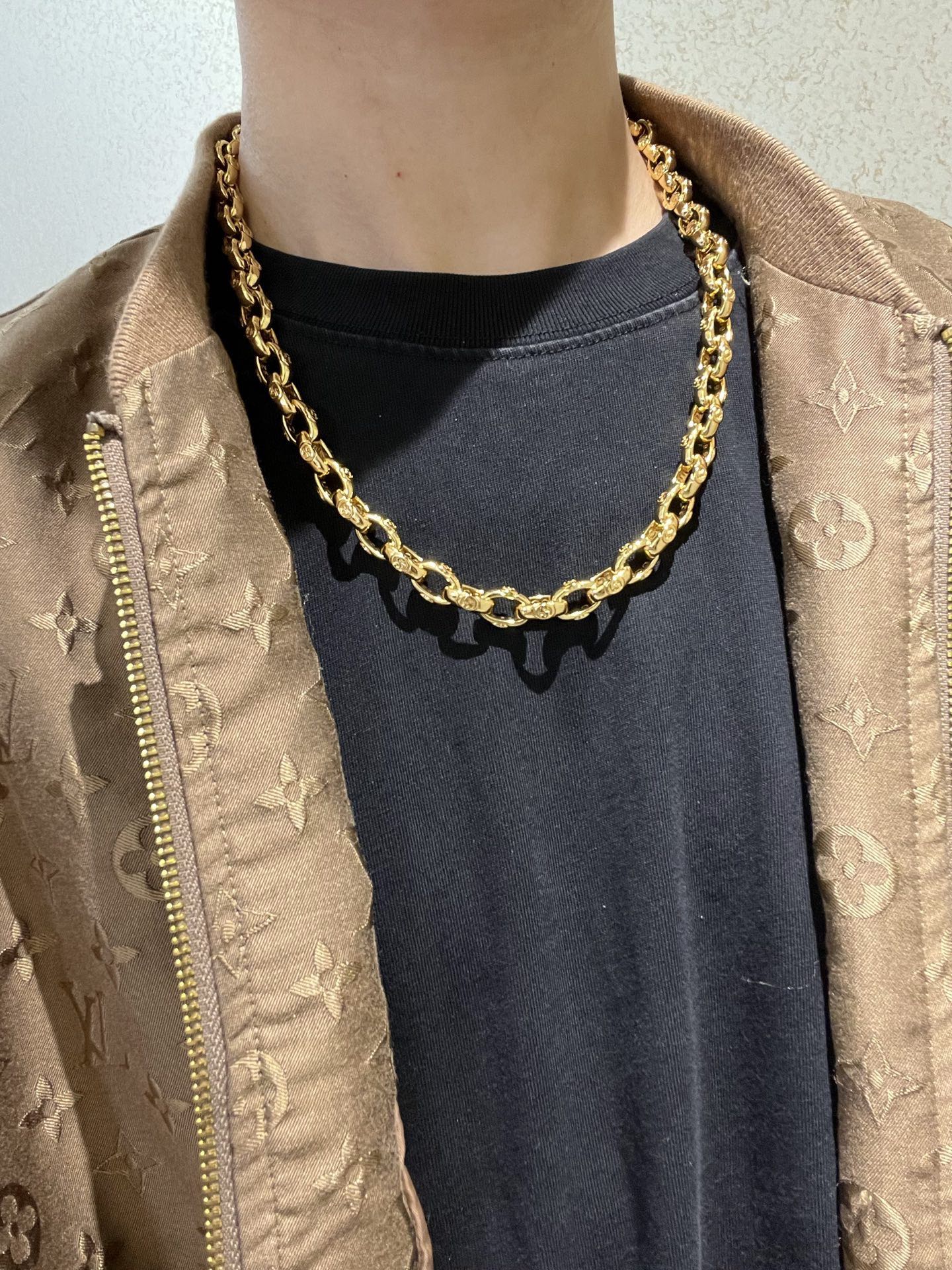 Gucci 𝐆𝐮𝐜𝐜𝐢古驰项链最新款加粗链条档次更高 纯手工制作 Anger Forest系列双g项链。 不退色