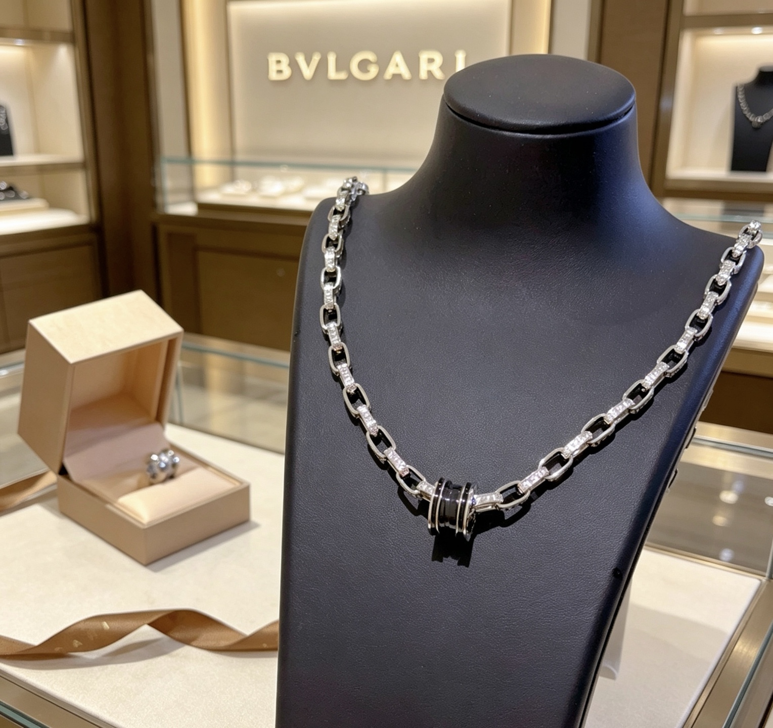 Bvlgari 宝格丽项链V金材质 BVLGARI宝格丽 DIVAS‘ DREAM 系列 品相完美