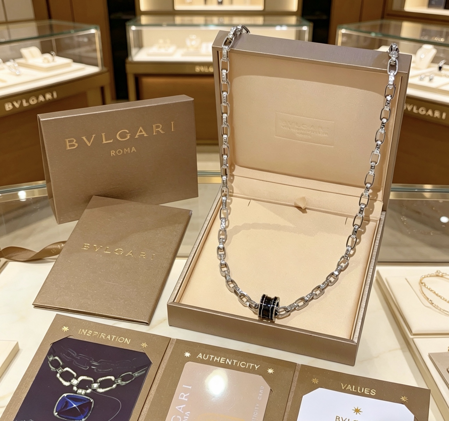 Bvlgari 宝格丽项链V金材质 BVLGARI宝格丽 DIVAS‘ DREAM 系列 品相完美