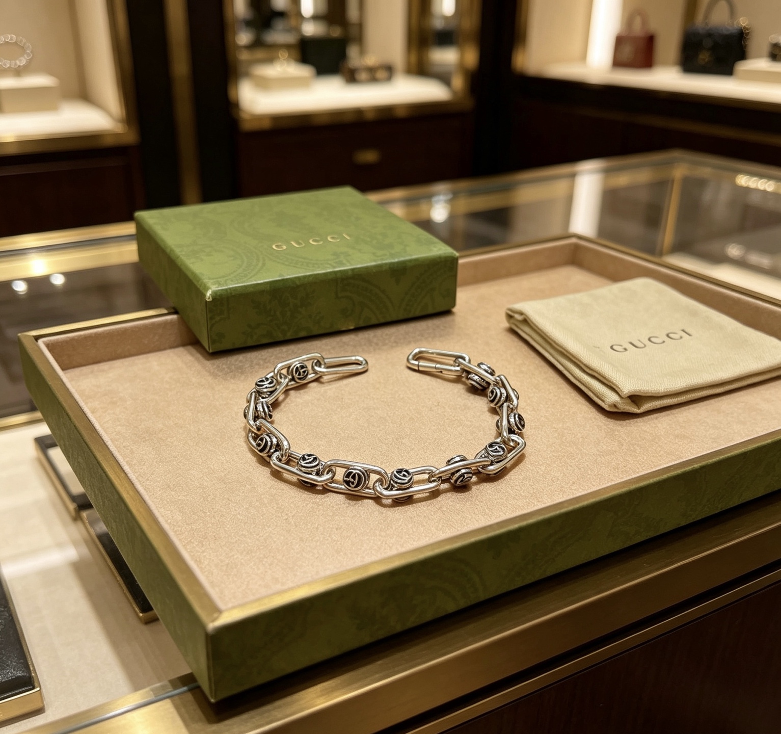 Gucci 最新出炉土豪版手链 认准细节配件可动链身效果