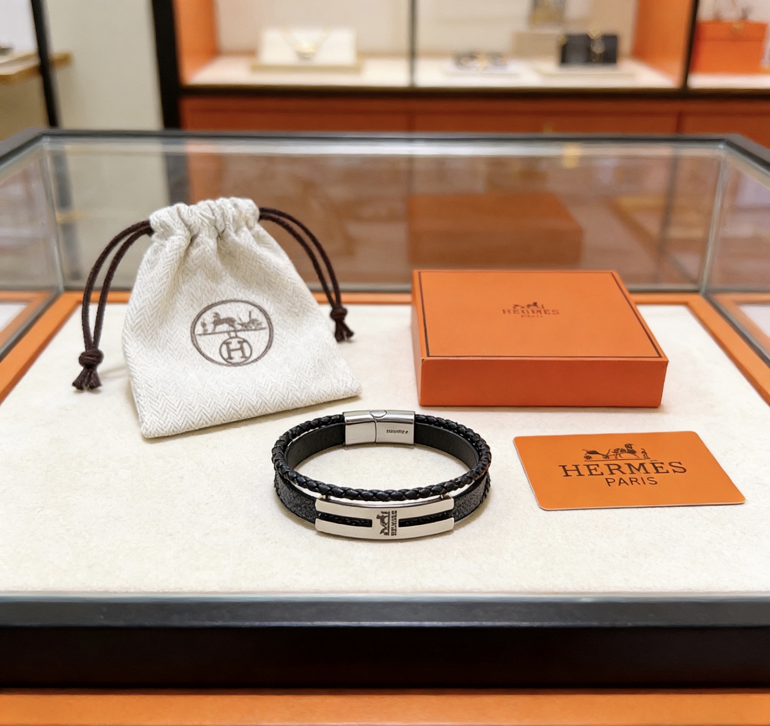 Hermès 新品发售 ‍⬛爱马仕手绳手环最新款纯手工头层牛皮材质档次更高 H系列系列 款系列手链手绳