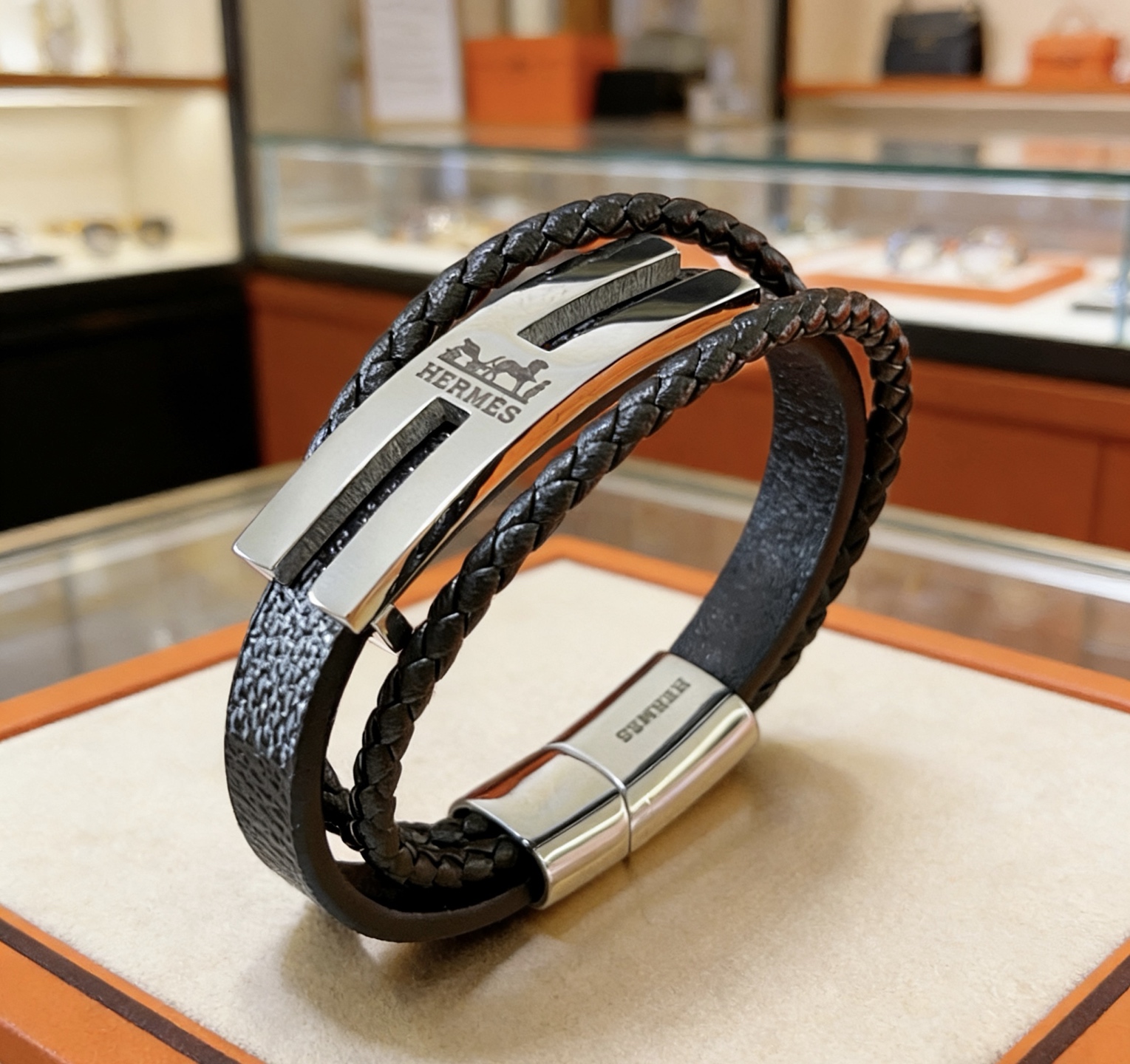 Hermès 新品发售 ‍⬛爱马仕手绳手环最新款纯手工头层牛皮材质档次更高 H系列系列 款系列手链手绳