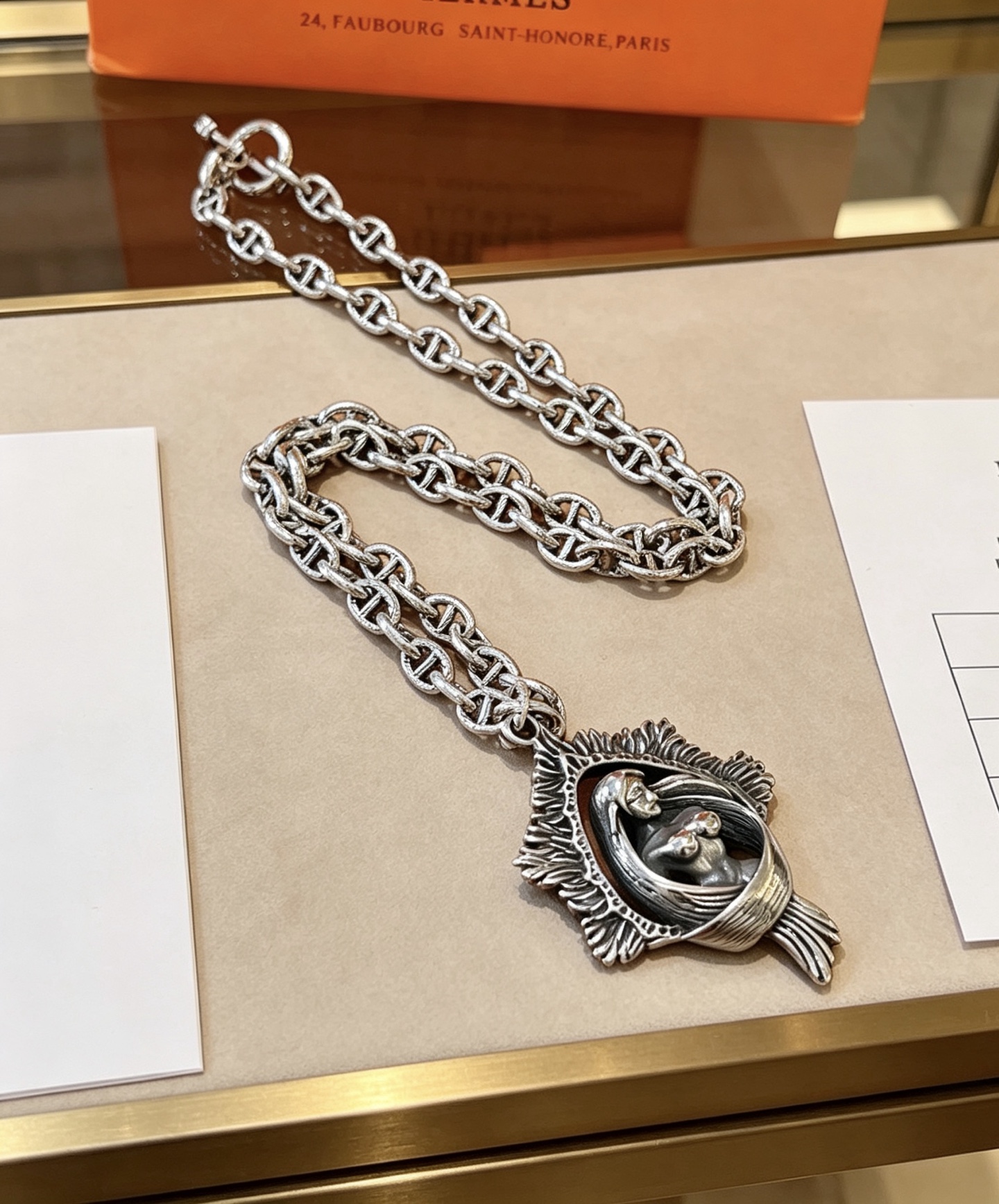 NO:767952,Batch Hermès Necklace New Product Release HERMES Must-have Pig Nose Series Jewelry High-end Customization. High-end Chain Classic Matching New Product Simple Fashion Counter Consistency Popular Styles Shipped and Easily Controlled Unique Design Necklace Worth Buying Avant-Garde A Must-Have Style for Men and Women!  , jewelry boutique, hermes, hermes, necklace19860909批 爱马仕项链 新品发布 HERMES 必备款猪鼻子系列首饰 高端定制.高端链条经典搭配 新品 简单时尚专柜一致 火爆款出货穿搭轻松驾驭 设计独特 值得入手的项链 前卫 男女必备款！,饰品精品,hermes,hermes,necklace,Jewelry