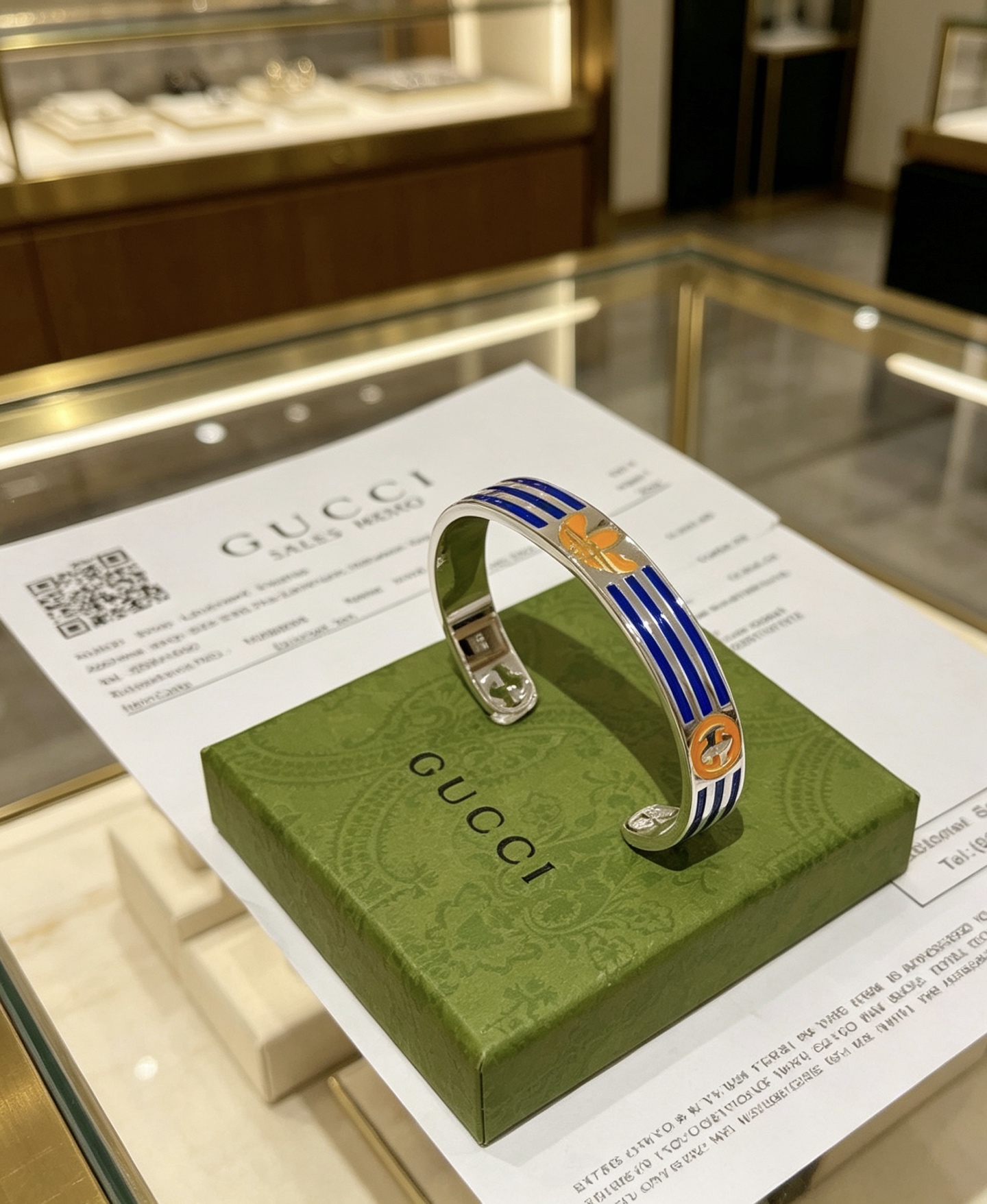 NO:767988,Batch. Gucci bracelets are hand-made latest bracelets with a higher grade. The same style as the Anger Forest series Double G classic series Gucci bracelets. The details are distressed. The shiny version is not available in the market. This one has been on the market. It is a best-selling model in Gucci. It goes well with trendy clothes, high-quality jewelry, Gucci, and bracelets.19860909批.古驰手镯手环纯手工打造最新款手镯档次更高明星同款Anger Forest系列双G经典款系列古驰手环 细节对版做旧处理 非市面亮面版型 这款一直在出 古驰里面热卖款 非常好搭配潮流衣服,饰品精品,gucci,bracelet,Jewelry