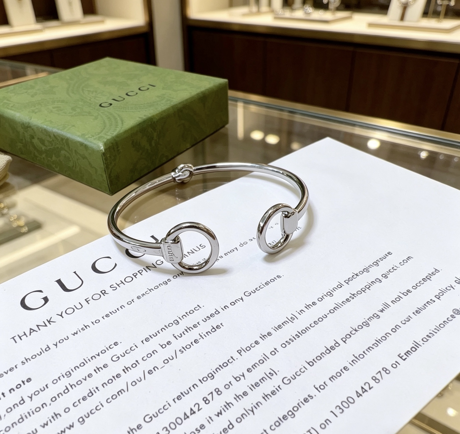 NO:767987,Approved. Look for the exclusive platinum series thickened and widened Gucci bracelets, full of unique charm, the latest bracelets, higher-end stars, the same Anger Forest series, double G classic series, high-quality new Gucci bracelets. The details are distressed and not available in the market. This type of shiny version has been released. It is a best-selling model in Gucci. It goes well with trendy clothes, fine jewelry, gucci, and bracelets.19860909批.认准独家铂金系列加厚加宽古驰手镯手环独特魅力十足最新款手镯 档次更高明星同款Anger Forest系列双G经典款系列高品质新品古驰手环 细节对版做旧处理 非市面亮面版型 这款一直在出 古驰里面热卖款 非常好搭配潮流衣服,饰品精品,gucci,bracelet,Jewelry