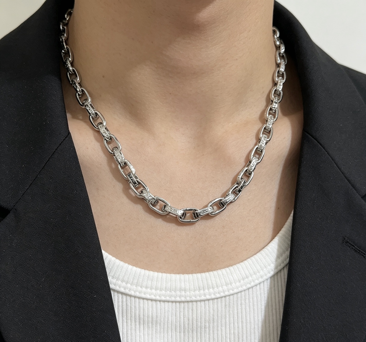 Saint Laurent Jewelry 。 New Release V Yves Saint Laurent DIVAS‘ DREAM ， ， ， ， ，V ， 。 YSL 60cm — photo 3