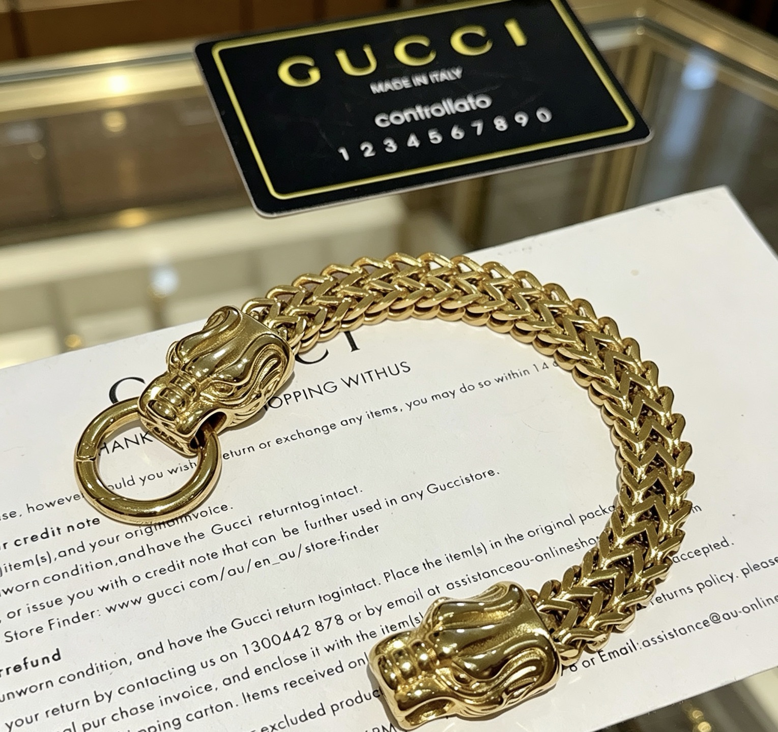 NO:768048,Batch. Gucci new recommended models 2026 latest release Gucci Gucci bracelet latest classic model exquisite regardless of style and texture. It is absolutely top-notch feel. You can understand the original logo at a glance. Super nice. The best choice to match clothes, simple and elegant, low-key and luxurious. Boutique jewelry, gucci, gucci, bracelet19860909批 . 古驰新款推荐款2026最新出炉 Gucci古驰手链最新款的经典款 精致无论款式 质感 都是绝对的顶尖feel 只要看一眼就懂了原版logo 超 nice 搭配衣服最佳的选择,简单又大气,低调显奢华,饰品精品,gucci,gucci,bracelet,Jewelry