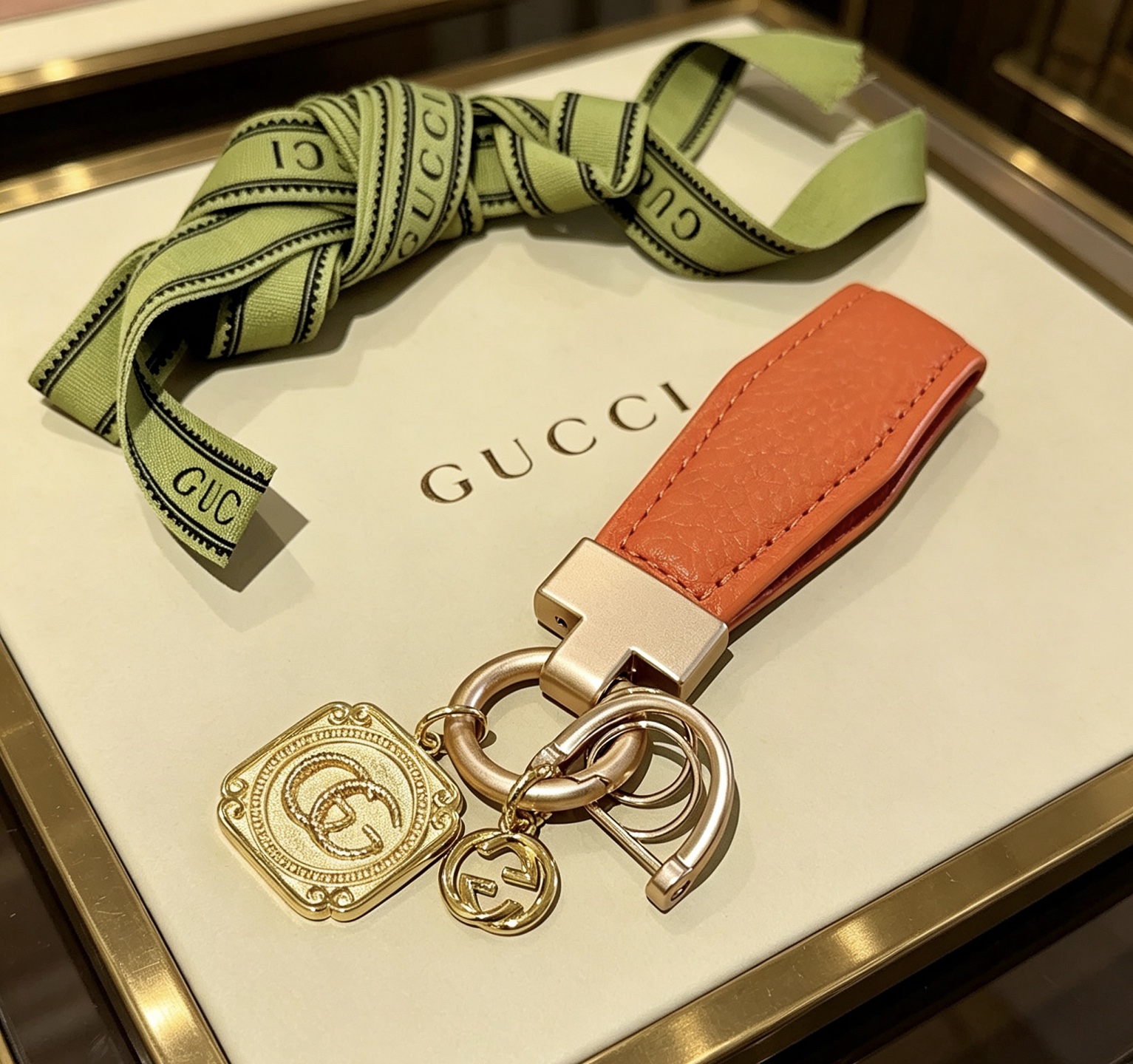 NO:768163,Batch of new product releases Gucci keychains Gucci bag buckles The latest bag charms are of higher quality Stars have the same style Anger Forest series Double G classic models co-branded design concept keychain series The details are distressed and not available in the market Glossy version This one has been out The best-selling model in Gucci Very good match with trendy backpacks, jewelry boutiques, gucci, backpacks, keychain19860909批新品发布 古驰钥匙扣 古驰包包扣 最新款包包挂饰档次更高明星同款Anger Forest系列双G经典款联名设计理念钥匙扣系列 细节对版做旧处理 非市面亮面版型 这款一直在出 古驰里面热卖款 非常好搭配潮流背包,饰品精品,gucci,backpacks,keychain,Jewelry
