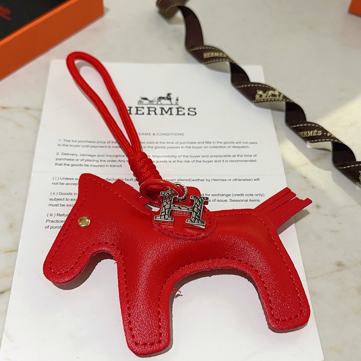 Hermes Rodeo Horse Bag Charm pingente Couro vermelho com ferragens de metal prateado 10 cm