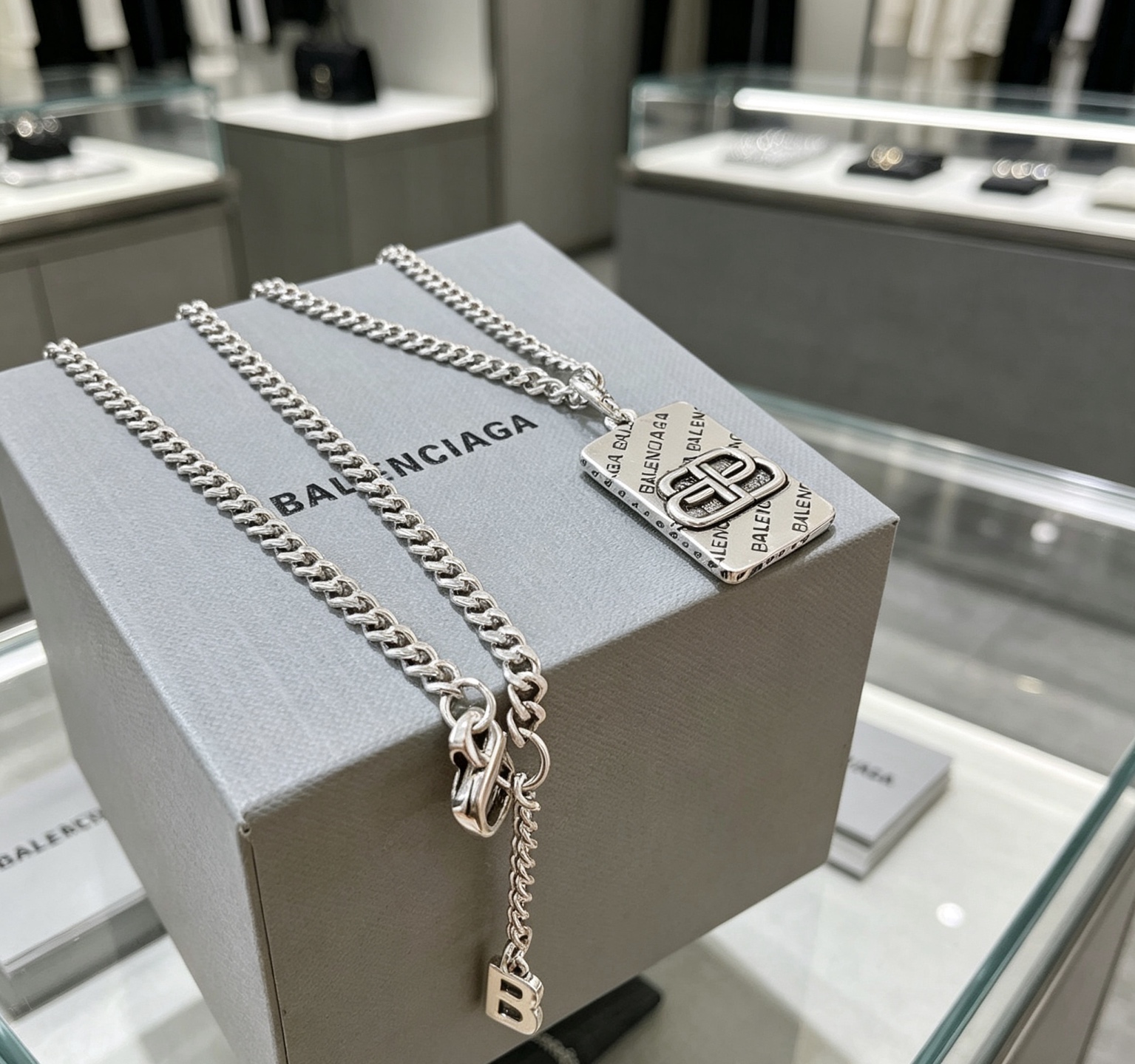 NO:767853,Batch original single goods new products Balenciaga necklace Balenciaga new necklace counter consistent fine details workmanship every detail process in place fine design craftsmanship hot models shipped unique design retro style Balenciaga necklace, jewelry boutique, balenciaga, balenciaga, necklace19860909批 原单货新品 巴黎世家项链 Balenciaga 新款项链专柜一致 细节做工精细 每个细节流程到位 设计工艺精细 火爆款出货 设计独特 复古风格 巴黎世家项链,饰品精品,balenciaga,balenciaga,necklace,Jewelry