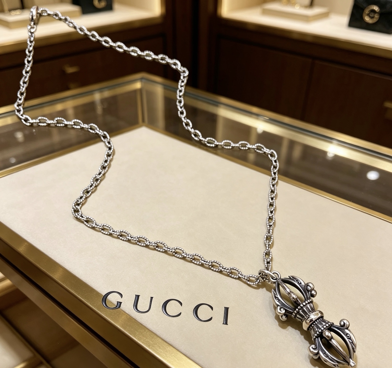NO:767870,The latest version of the Gucci necklace has a higher grade. The same style as the Anger Forest series double G Gucci necklace for celebrities. The details are distressed. The glossy version is not available in the market. This model has been on the market. It is a best-selling model in Gucci. It is very suitable for trendy clothes, fine jewelry, Gucci, and necklace.19860909批古驰项链最新款链条档次更高明星同款Anger Forest系列双G古驰项链 细节对版做旧处理 非市面亮面版型 这款一直在出 古驰里面热卖款 非常好搭配潮流衣服,饰品精品,gucci,necklace,Jewelry