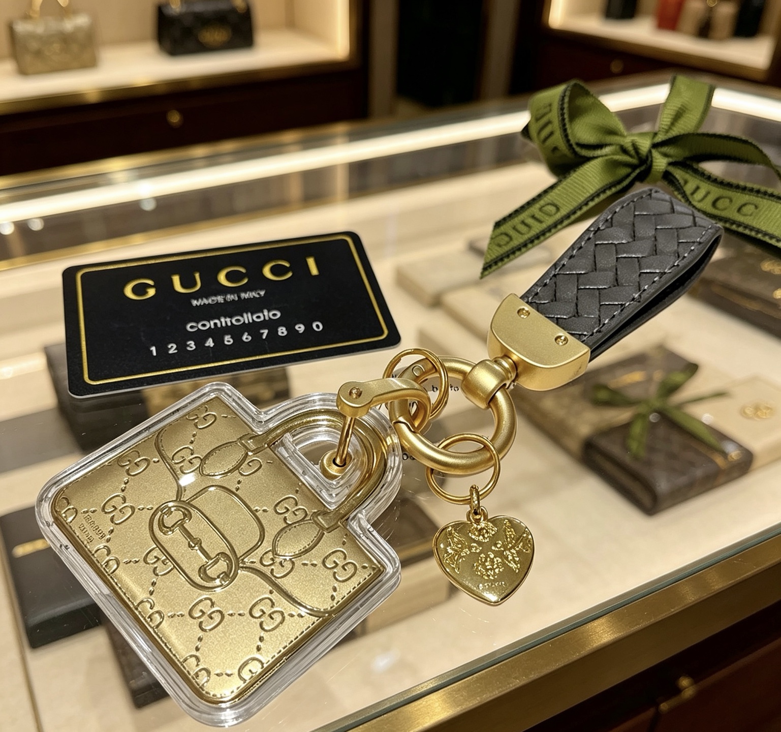 NO:767374,Batch of new product releases Gucci keychains Gucci bag buckles The latest bag charms are of higher quality Stars have the same style Anger Forest series Double G classic models co-branded design concept keychain series The details are distressed and not available in the market Glossy version This one has been out The best-selling model in Gucci Very good match with trendy backpacks, jewelry boutiques, gucci, backpacks, keychain19860909批新品发布 古驰钥匙扣 古驰包包扣 最新款包包挂饰档次更高明星同款Anger Forest系列双G经典款联名设计理念钥匙扣系列 细节对版做旧处理 非市面亮面版型 这款一直在出 古驰里面热卖款 非常好搭配潮流背包,饰品精品,gucci,backpacks,keychain,Jewelry