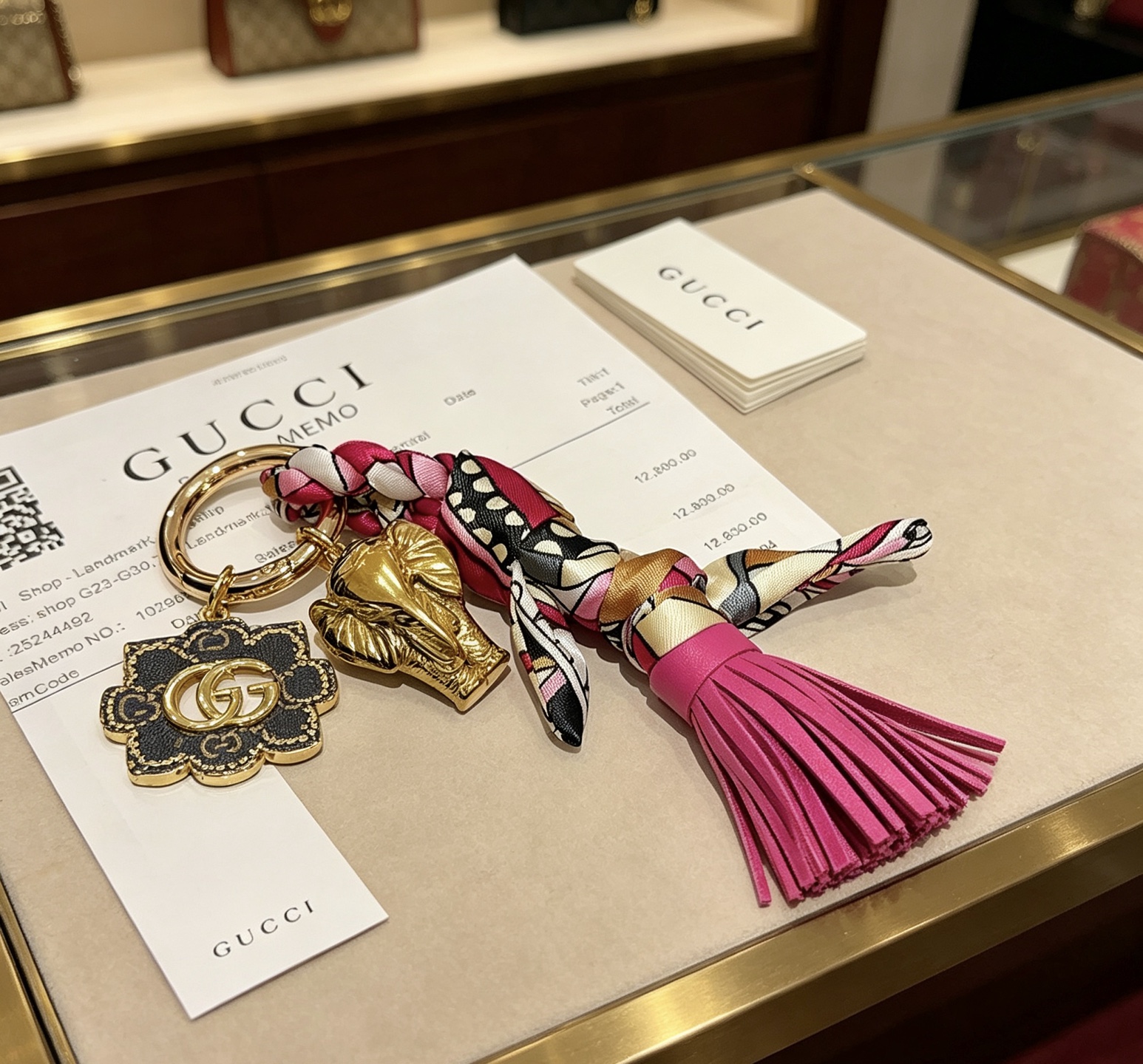 NO:767457,Batch of new product releases Gucci keychains Gucci bag buckles The latest bag charms are of higher quality Stars have the same style Anger Forest series Double G classic models co-branded design concept keychain series The details are distressed and not available in the market Glossy version This one has been out The best-selling model in Gucci Very good match with trendy backpacks, jewelry boutiques, gucci, backpacks, keychain19860909批新品发布 古驰钥匙扣 古驰包包扣 最新款包包挂饰档次更高明星同款Anger Forest系列双G经典款联名设计理念钥匙扣系列 细节对版做旧处理 非市面亮面版型 这款一直在出 古驰里面热卖款 非常好搭配潮流背包,饰品精品,gucci,backpacks,keychain,Jewelry