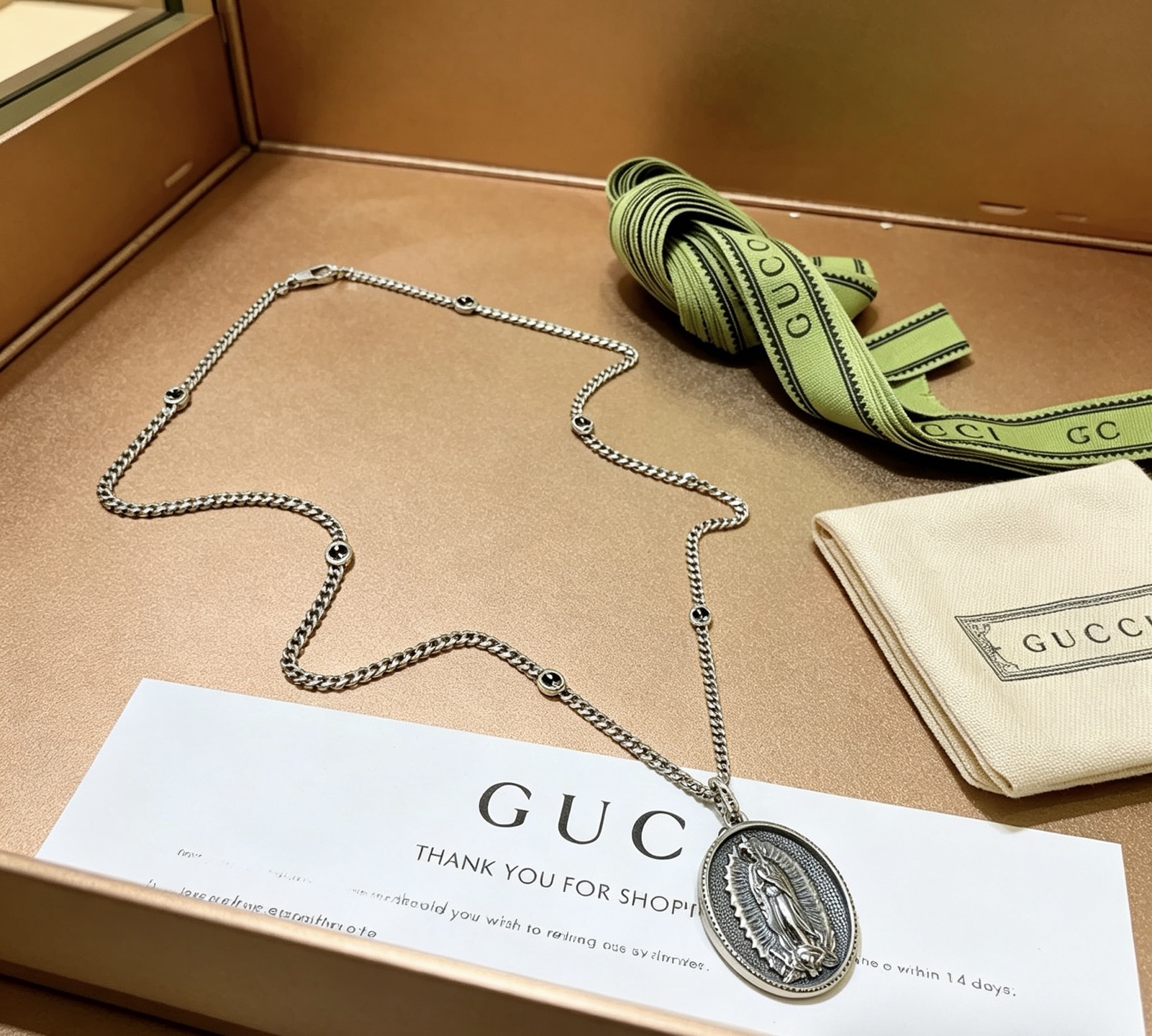NO:767672,Batch of new products released Italian official announcement Gucci necklace’s latest chain has a higher grade. The same model as the star’s Anger Forest series Double G classic design concept necklace series Retro silver necklace The details are distressed and the version is not available in the market. This model has been released. It is a best-selling model in Gucci. It is very suitable for trendy clothes, high-quality jewelry, gucci, and necklace.19860909批新品发布 意大利官宣 古驰项链最新款链条档次更高明星同款Anger Forest系列双G经典款设计理念项链系列复古银项链 细节对版做旧处理 非市面亮面版型 这款一直在出 古驰里面热卖款 非常好搭配潮流衣服,饰品精品,gucci,necklace,Jewelry
