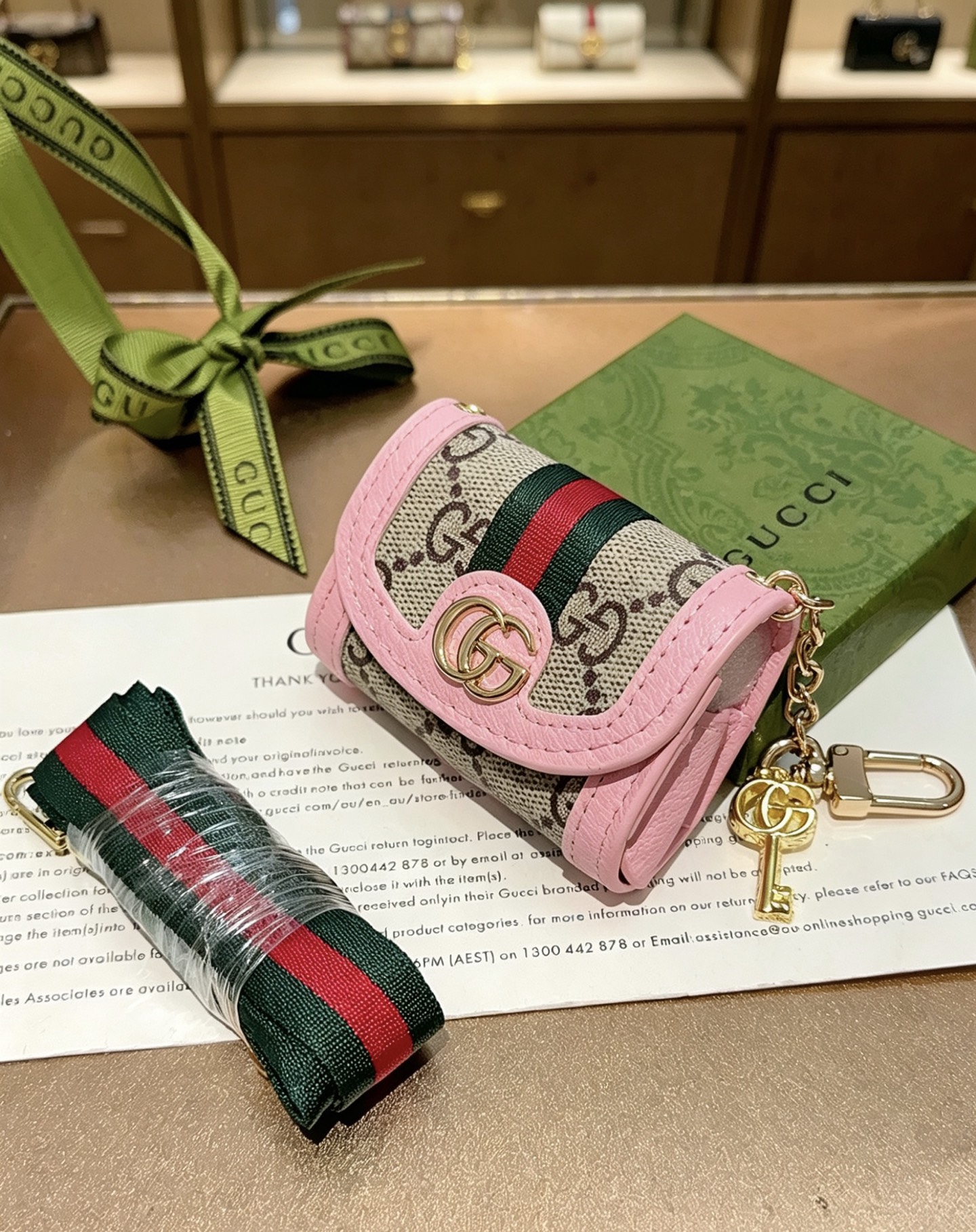 NO:818220,Batch of new products released Gucci keychain key case Bluetooth earphone cover can also be used as a bag Gucci bag buckle The latest bag charms are of higher quality Stars have the same style Anger Forest series double G classic model co-branded design concept keychain series The details are distressed and not available in the market Glossy version This has been out The best-selling model in Gucci Very good match with trendy backpacks, jewelry boutiques, gucci, backpacks, keychain19860909批新品发布 古驰钥匙扣 钥匙包蓝牙耳机套还可以当包包使用 古驰包包扣 最新款包包挂饰档次更高明星同款Anger Forest系列双G经典款联名设计理念钥匙扣系列 细节对版做旧处理 非市面亮面版型 这款一直在出 古驰里面热卖款 非常好搭配潮流背包,饰品精品,gucci,backpacks,keychain,Jewelry