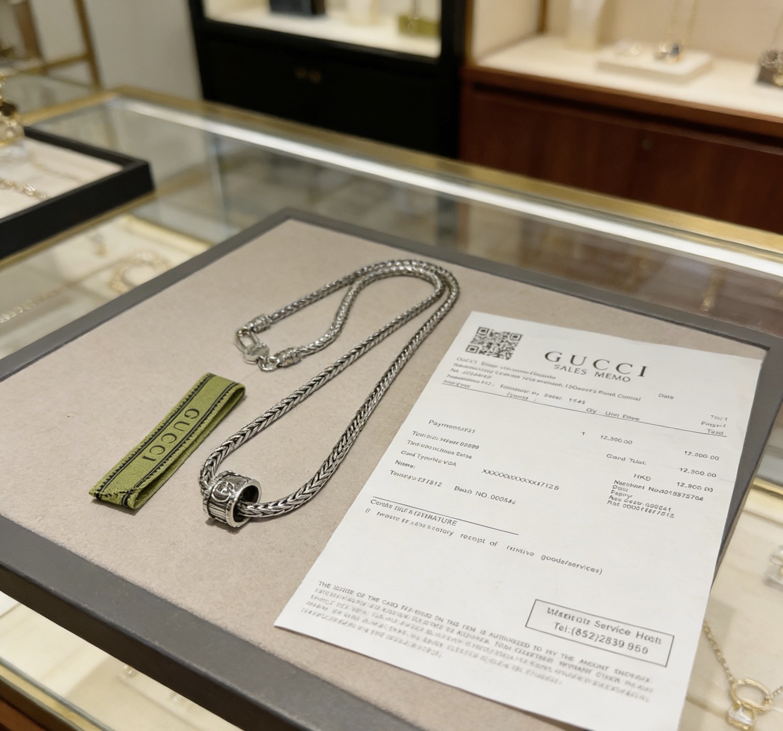 NO:818264,Batch, it’s so handsome. The latest chain of Gucci necklace is of higher quality. It’s the same classic model for celebrities. The Anger Forest series double G Gucci necklace. The details are distressed. The glossy version is not available in the market. This model has been on the market. It is a best-selling model in Gucci. It goes well with trendy clothes, high-quality jewelry, gucci, and necklaces.19860909批 太帅啦 古驰项链最新款链条档次更高明星同款经典款Anger Forest系列双G古驰项链 细节对版做旧处理 非市面亮面版型 这款一直在出 古驰里面热卖款 非常好搭配潮流衣服,饰品精品,gucci,necklace,Jewelry