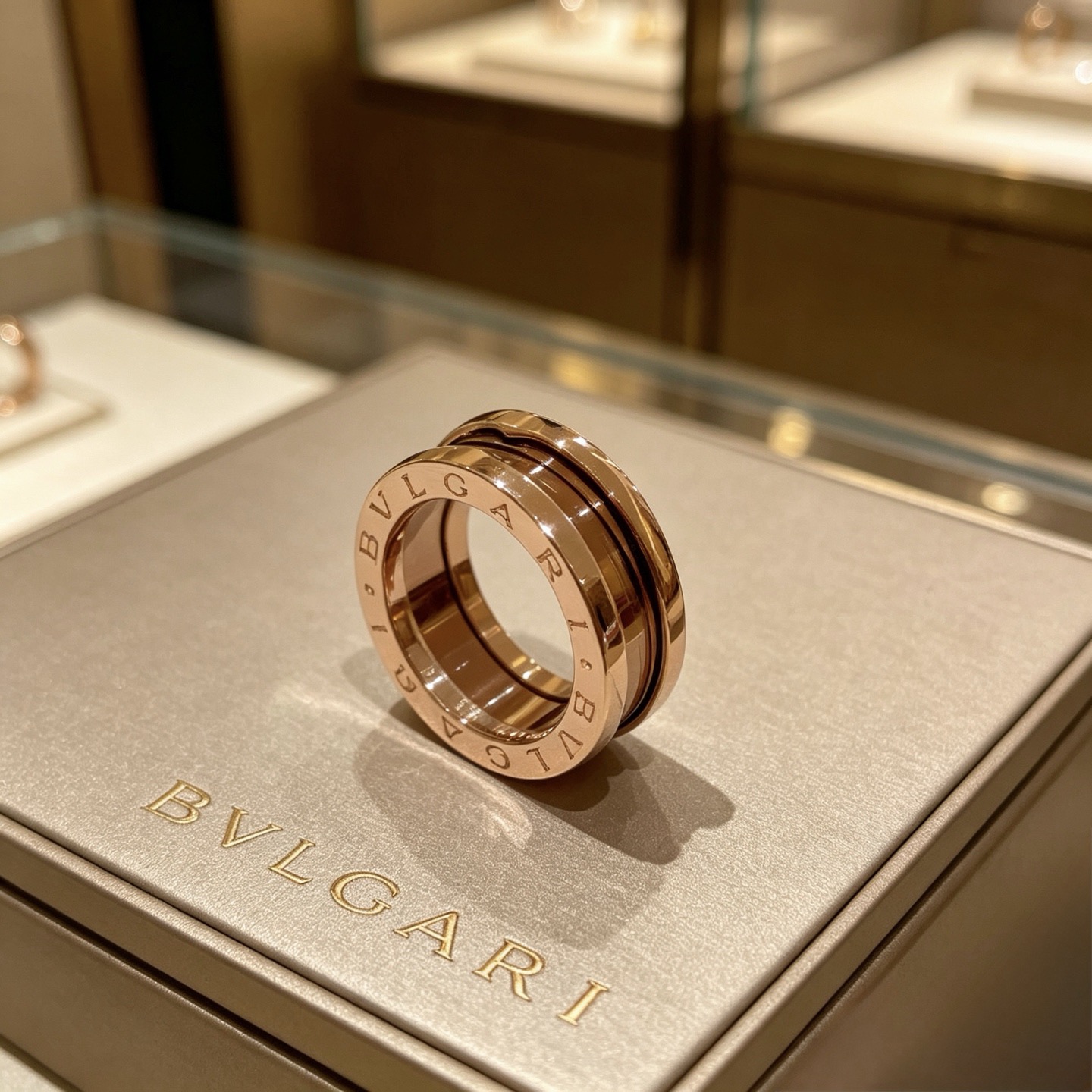 NO:818280,Batch. Bulgari necklace V gold material. BVLGARI DIVAS’ DREAM enamel series. Perfect appearance, unparalleled details. The unique color is completely impeccable. It is decorated with a classic ring shape design. It is simple yet elegant and eye-catching. The combination of rose gold and brown ceramics is more elegant. The upper body is elegant and moving. Same style for men and women. Bvlgari ring code number: 6789 10 11, boutique jewelry, bottega  veneta,bvlgari,bvlgari,necklace,ring19860909批.宝格丽项链V金材质.BVLGARI宝格丽 DIVAS‘ DREAM 珐琅系列 品相完美,细节无敌,那种独特的色泽完全无可挑剔,再缀以经典指环外形设计,简约之余却又优雅夺目,玫瑰金棕陶瓷的组合更显气色,上身雅致动人.男女同款 宝格丽戒指 码数:6789 10 11,饰品精品,bottega veneta,bvlgari,bvlgari,necklace,ring,Jewelry