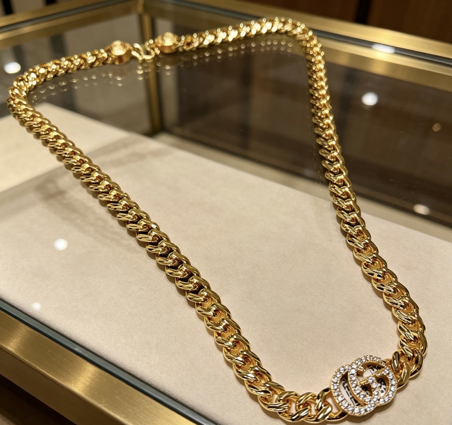 NO:818363,Batch of new products released, handsome Gucci necklace, latest chain, higher grade, same style as Anger Forest series double G Gucci necklace for celebrities, Gucci series necklace, details are distressed, non-market glossy version, this one has been out, best-selling model in Gucci, very good to match trendy clothes, fine jewelry, gucci, necklace19860909批 新品发布巨帅古驰项链最新款链条档次更高明星同款Anger Forest系列双G古驰项链 古驰系列项链 细节对版做旧处理 非市面亮面版型 这款一直在出 古驰里面热卖款 非常好搭配潮流衣服,饰品精品,gucci,necklace,Jewelry
